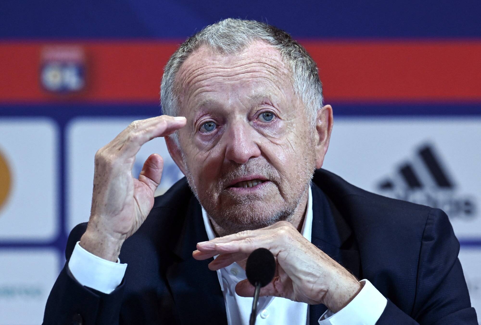 Une ancien joueur star de l'OGC Nice fracasse Jean-Michel Aulas après l'annonce de son départ de l'OL