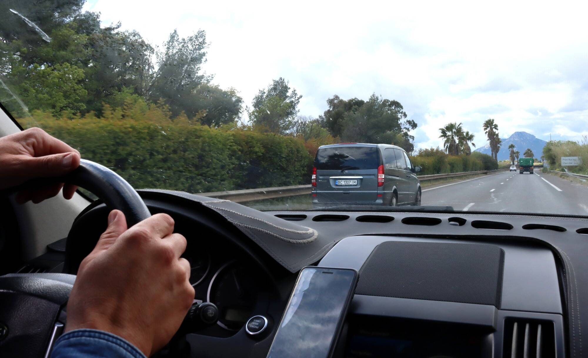 Il oublie sa femme sur une aire d'autoroute et ne s'en rend compte que 300 kilomètres plus loin