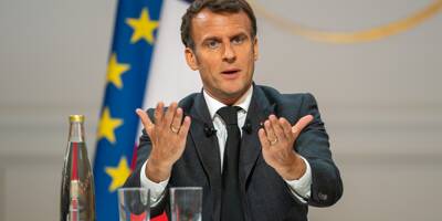 Attaque au couteau à Annecy: Emmanuel Macron dénonce 