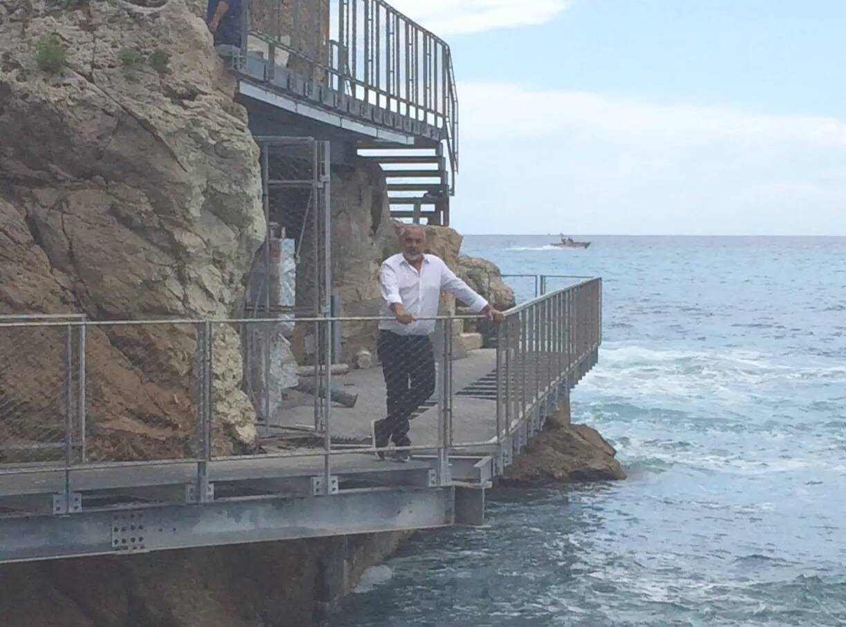 "La plus belle vue sur la Baie des Anges..." Comment le Castel Plage a transformé les Bains de la Police à Nice