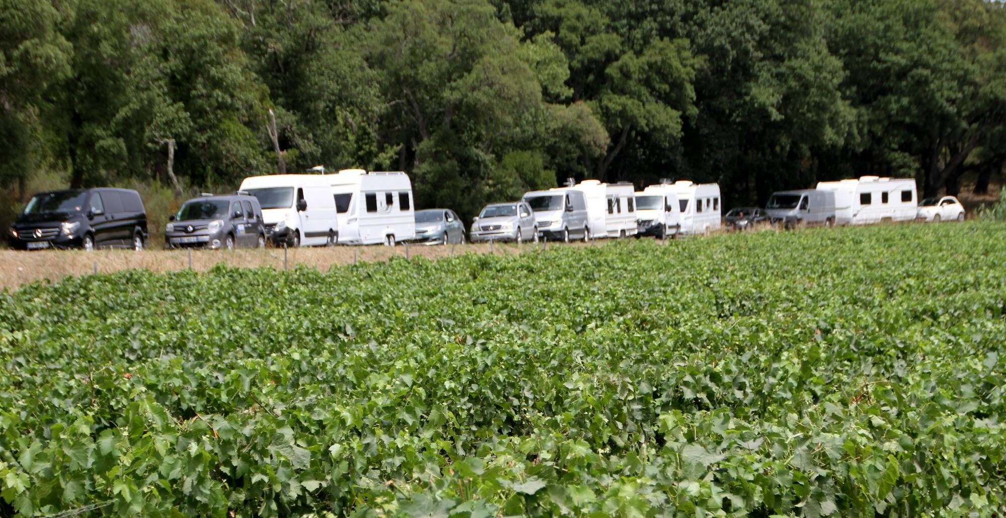 Plus d'une soixantaine de caravanes des gens du voyage s'installent sur un terrain privé à Mouans-Sartoux
