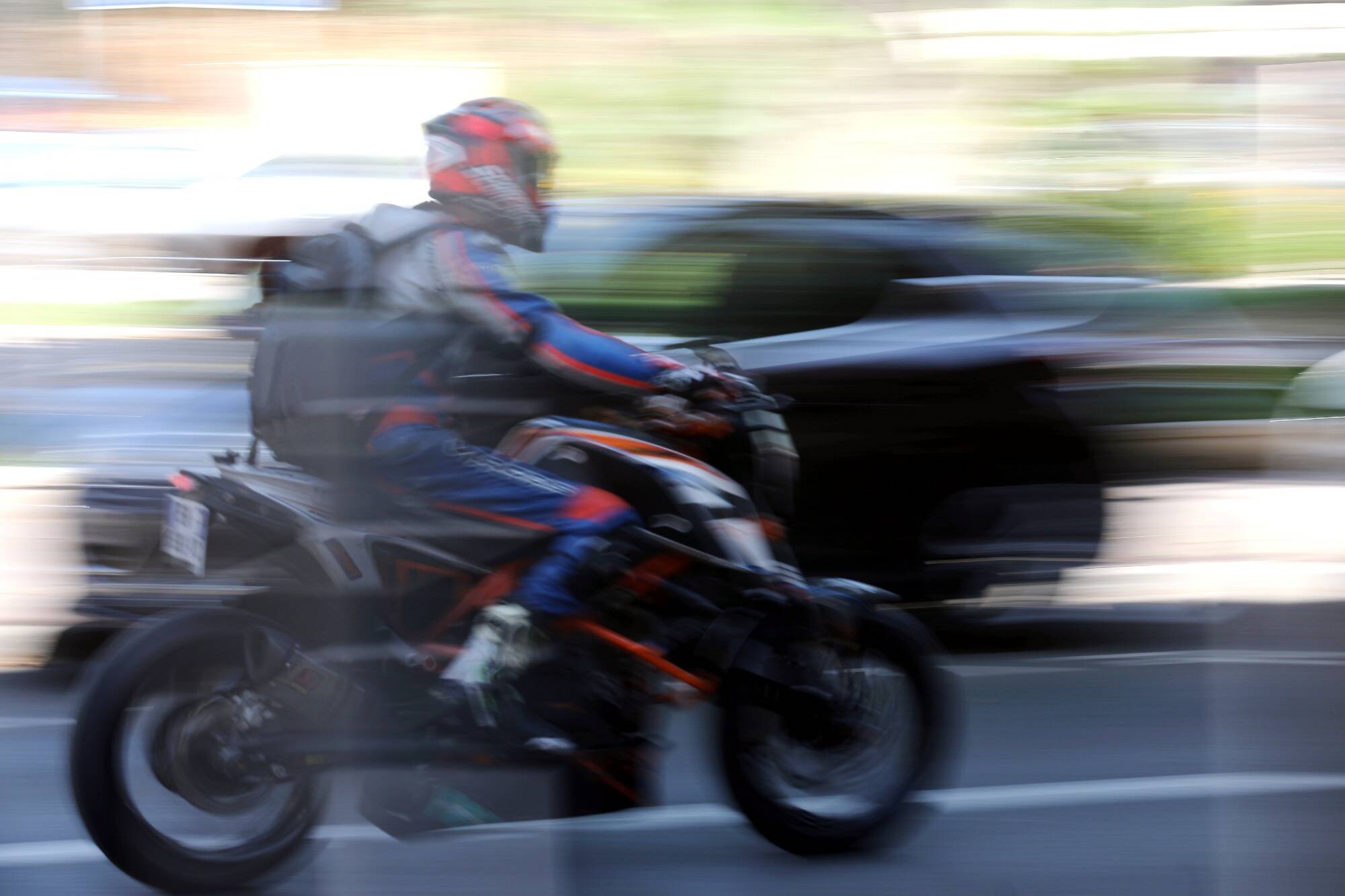 On vous donne 10 conseils pour profiter de la route en moto ou scooter tout en limitant le risque d'accident