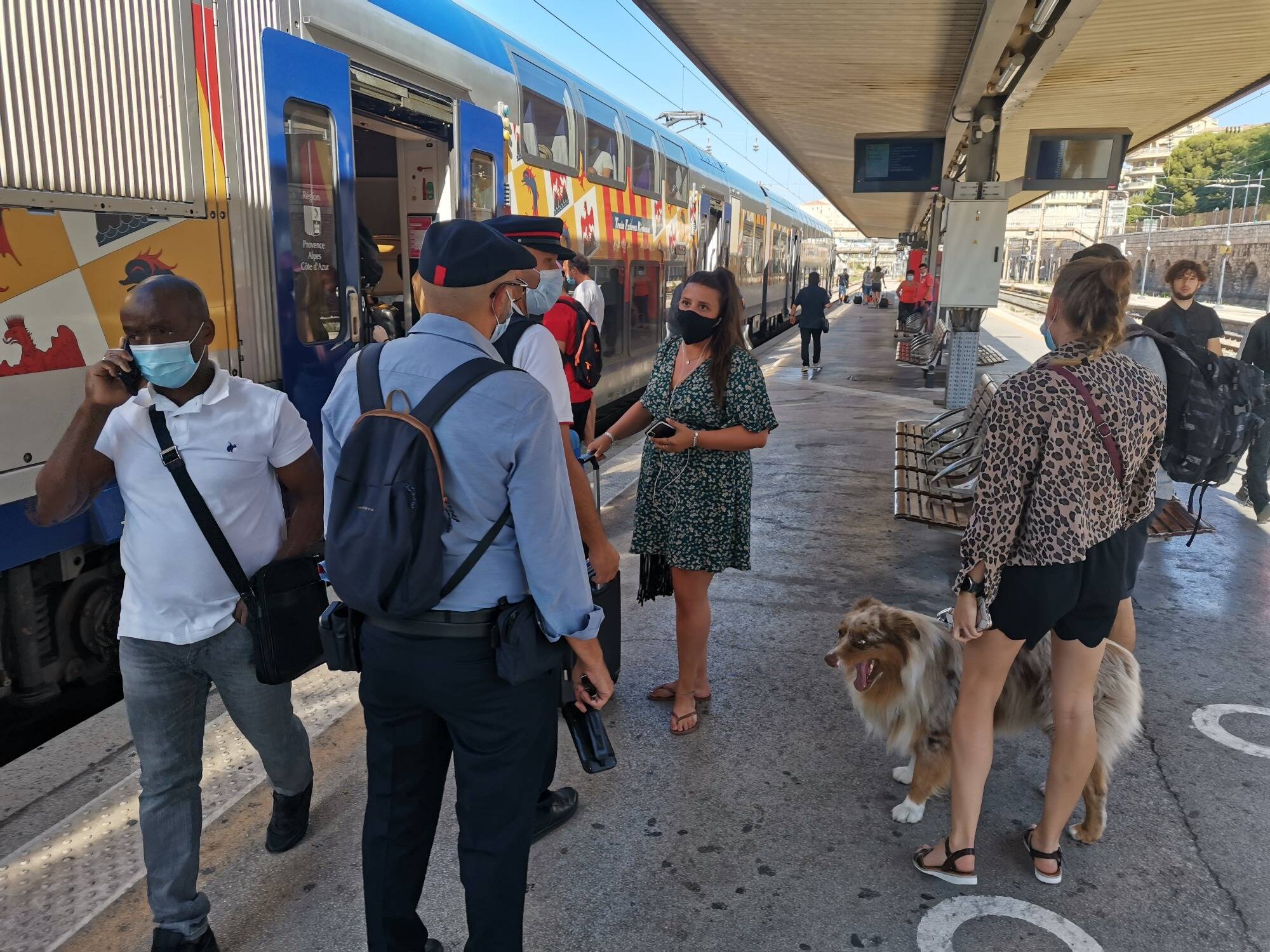 Avec une seule dose de vaccin contre la Covid-19, puis-je prendre le train?