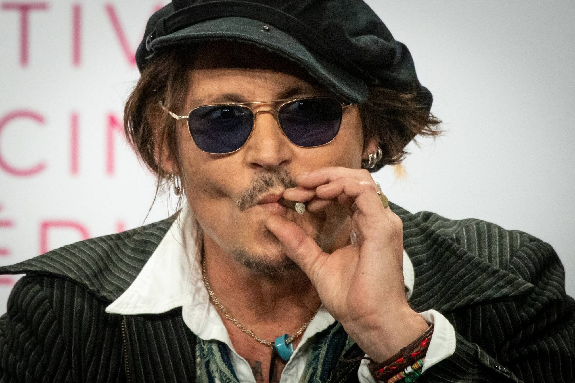 Johnny Depp sur la Croisette, la CGT en embuscade, des drones dans le ciel... un 76e Festival de Cannes inflammable