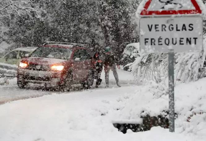 Pneus neige, quatre saisons, chaînes: les équipements spéciaux sont-ils obligatoires dans votre commune des Alpes-Maritimes depuis le 1er novembre?
