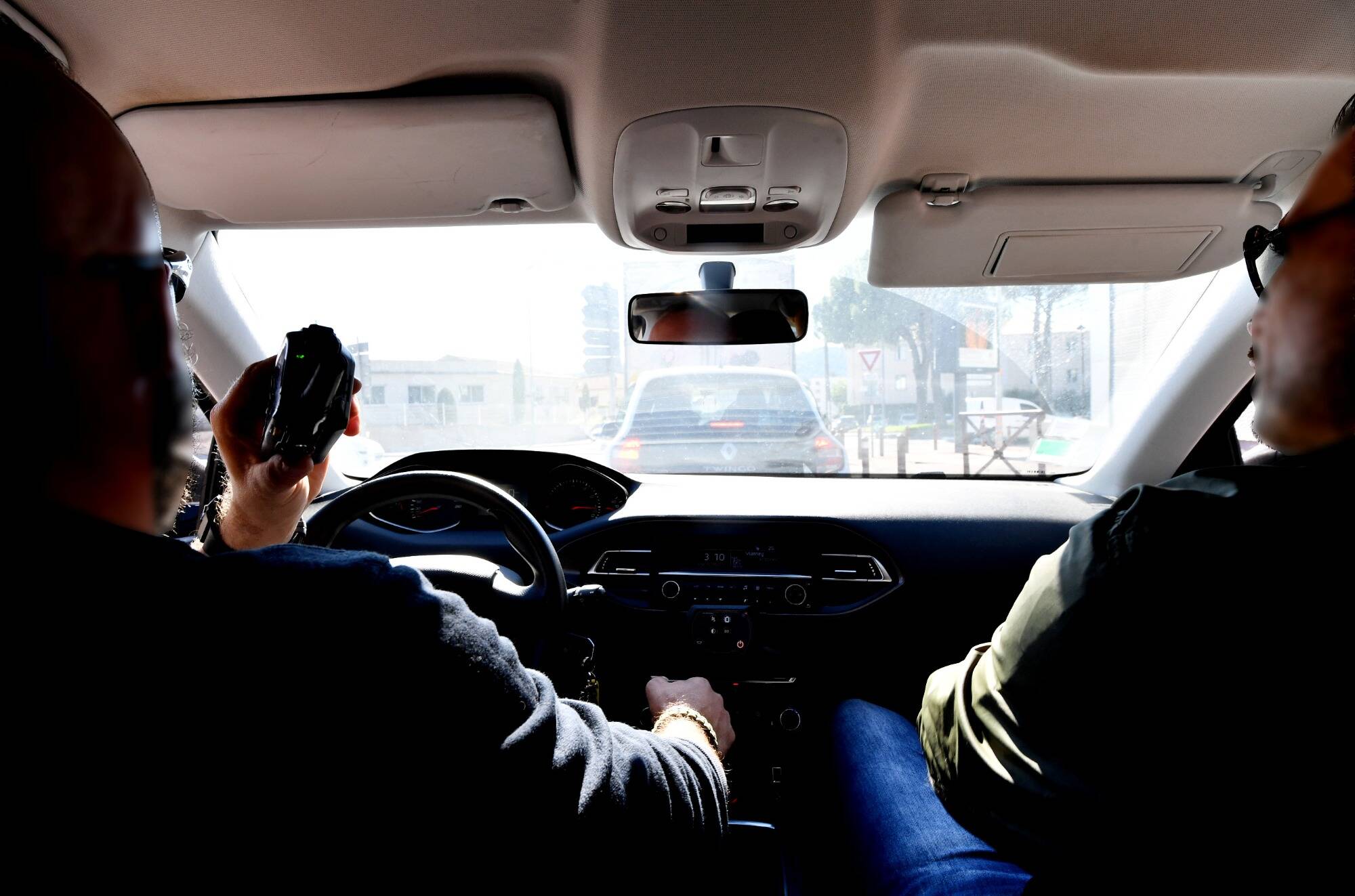 Une femme en train de brûler vive en plein rue à Cagnes-sur-mer, un policier la sauve in extremis