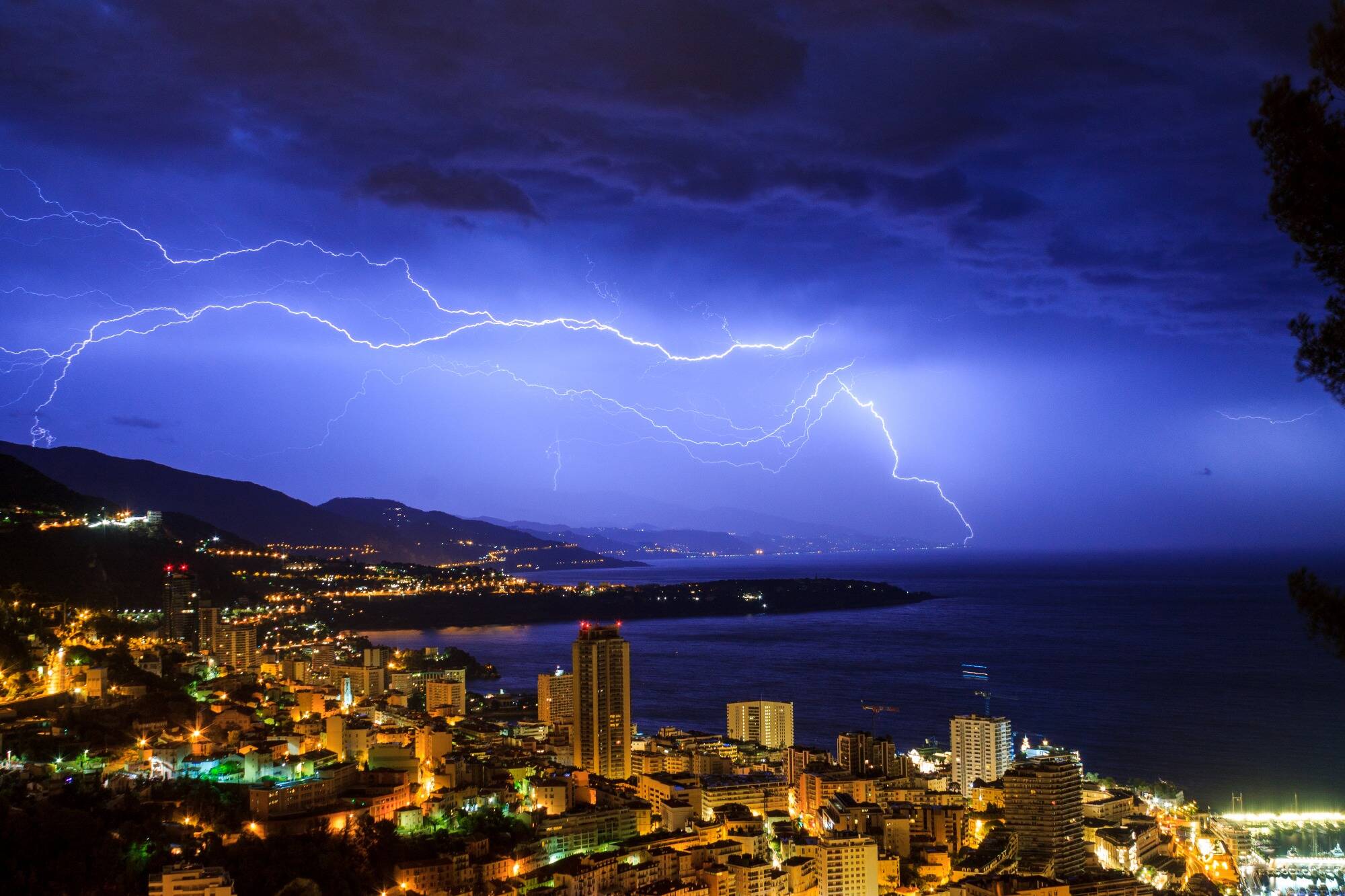 Les Alpes-Maritimes à nouveau placées en vigilance jaune aux orages ce mercredi