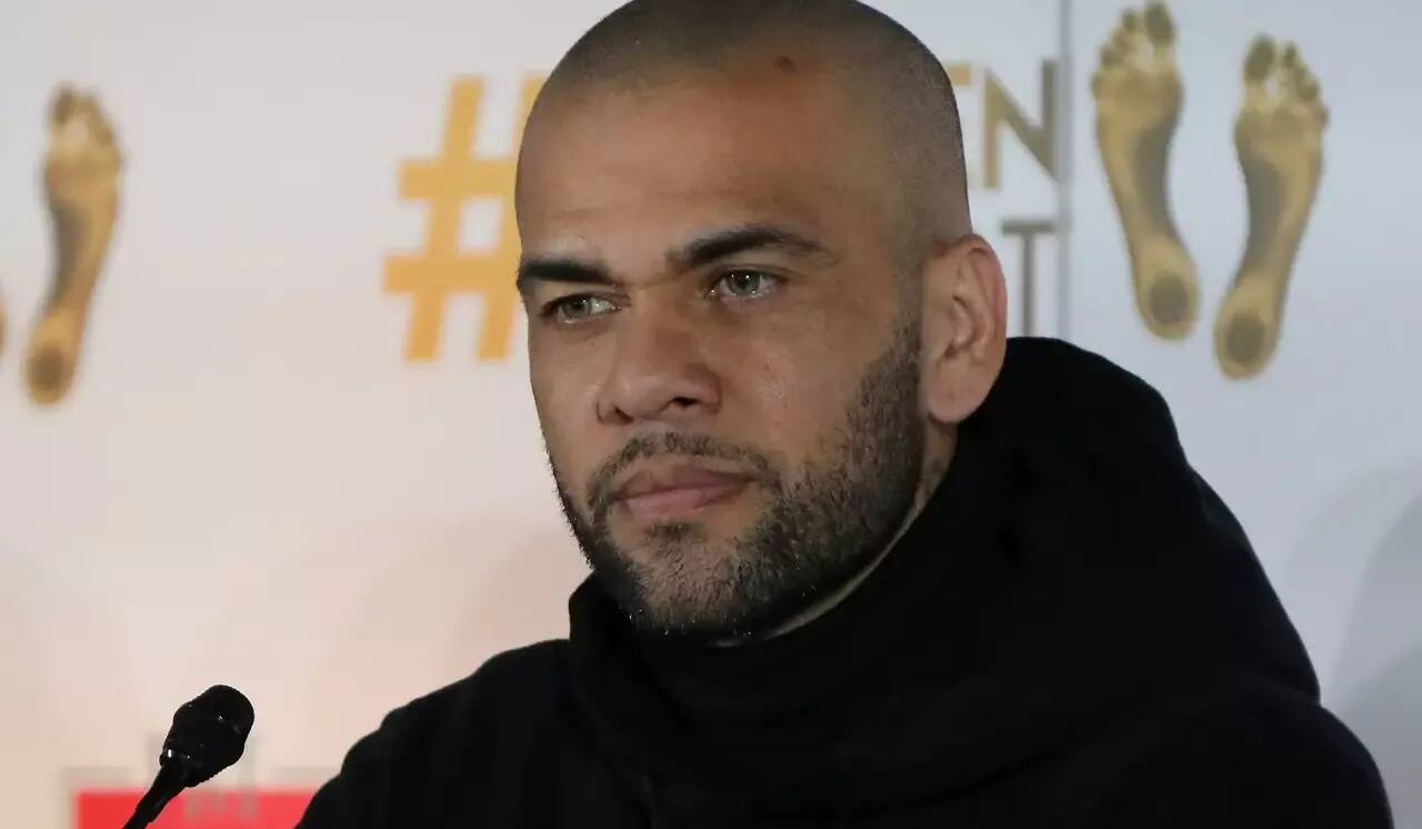Le joueur de football Dani Alves condamné à 4 ans et demi de prison pour viol