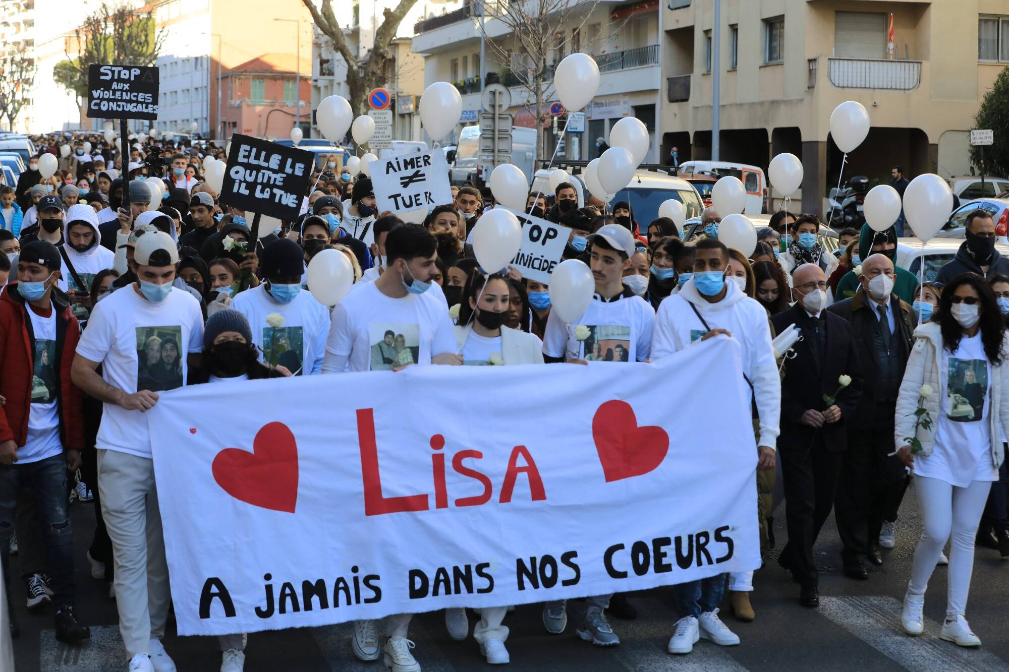 À Nice, des centaines de personnes marchent en hommage à Lisa, assassinée par son ex