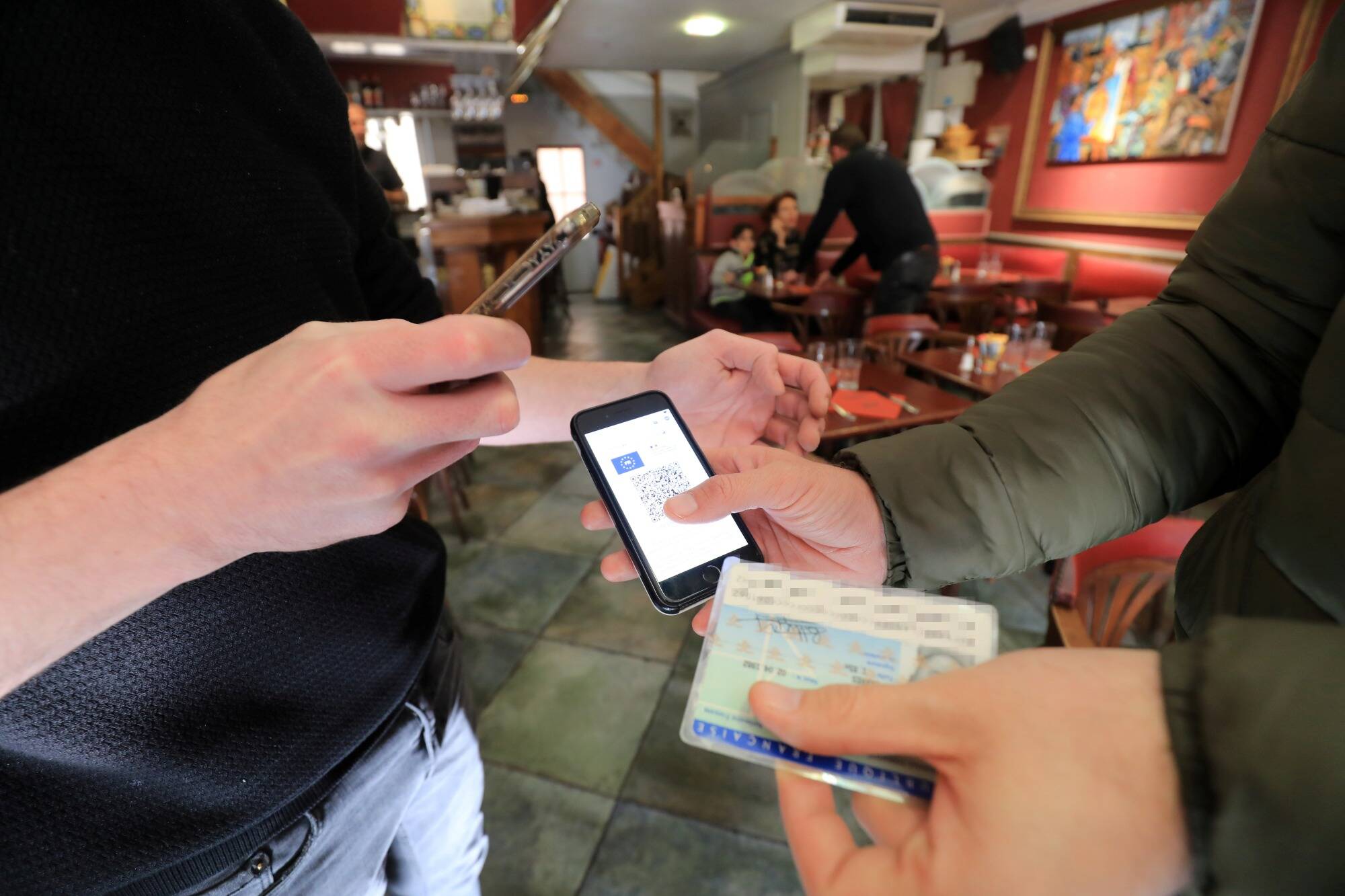 "Entre 3 et 5 millions de Français vont perdre leur pass vaccinal, faute de dose de rappel", prévient le gouvernement