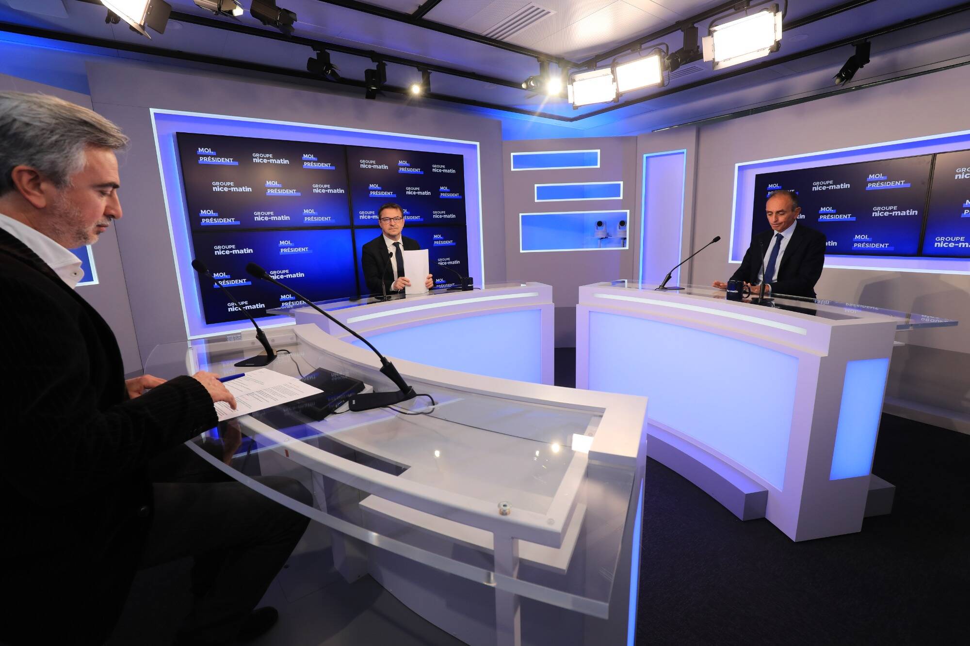 Eric Zemmour: "Le gouvernement fait n'importe quoi sur la crise sanitaire, ils en font des tonnes"