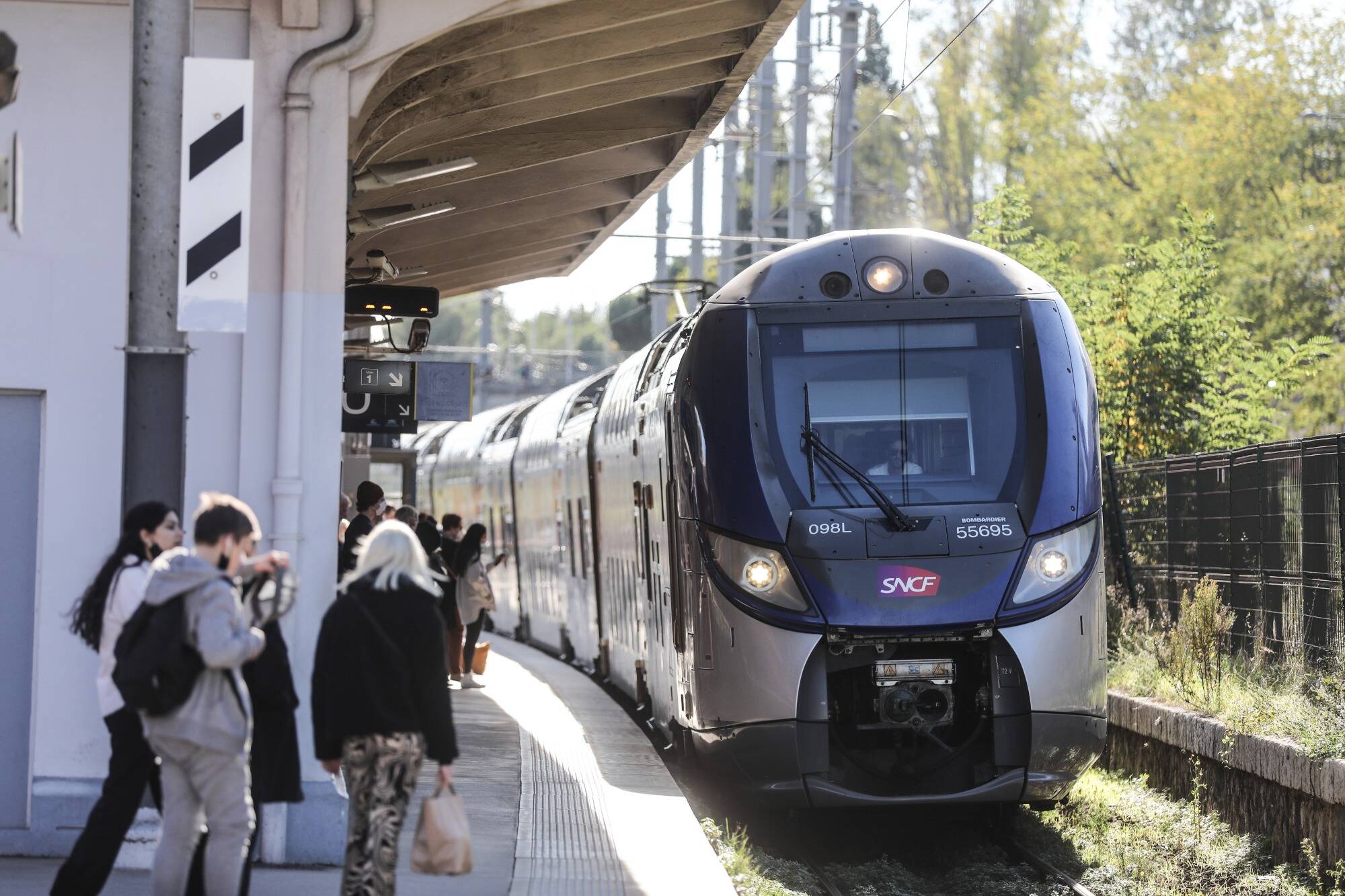On fait le point sur les nouveaux tarifs pour les TER votés par le conseil régional: "Une augmentation qui ne dit pas son nom", dénonce l'opposition