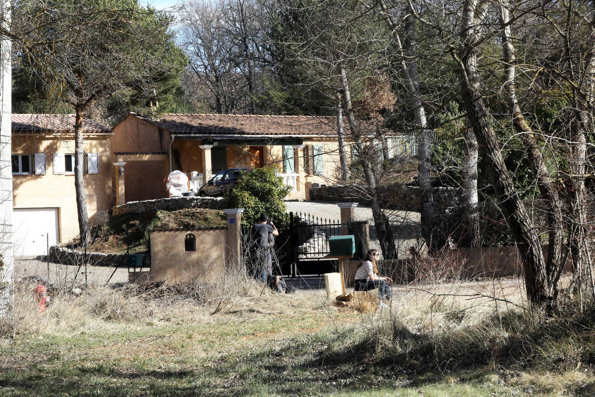 De Paris à Montmeyan, on en sait plus sur la cavale d'Arnaud B., ce policier soupçonné d'avoir étranglé sa compagne avant d'être arrêté dans le Var
