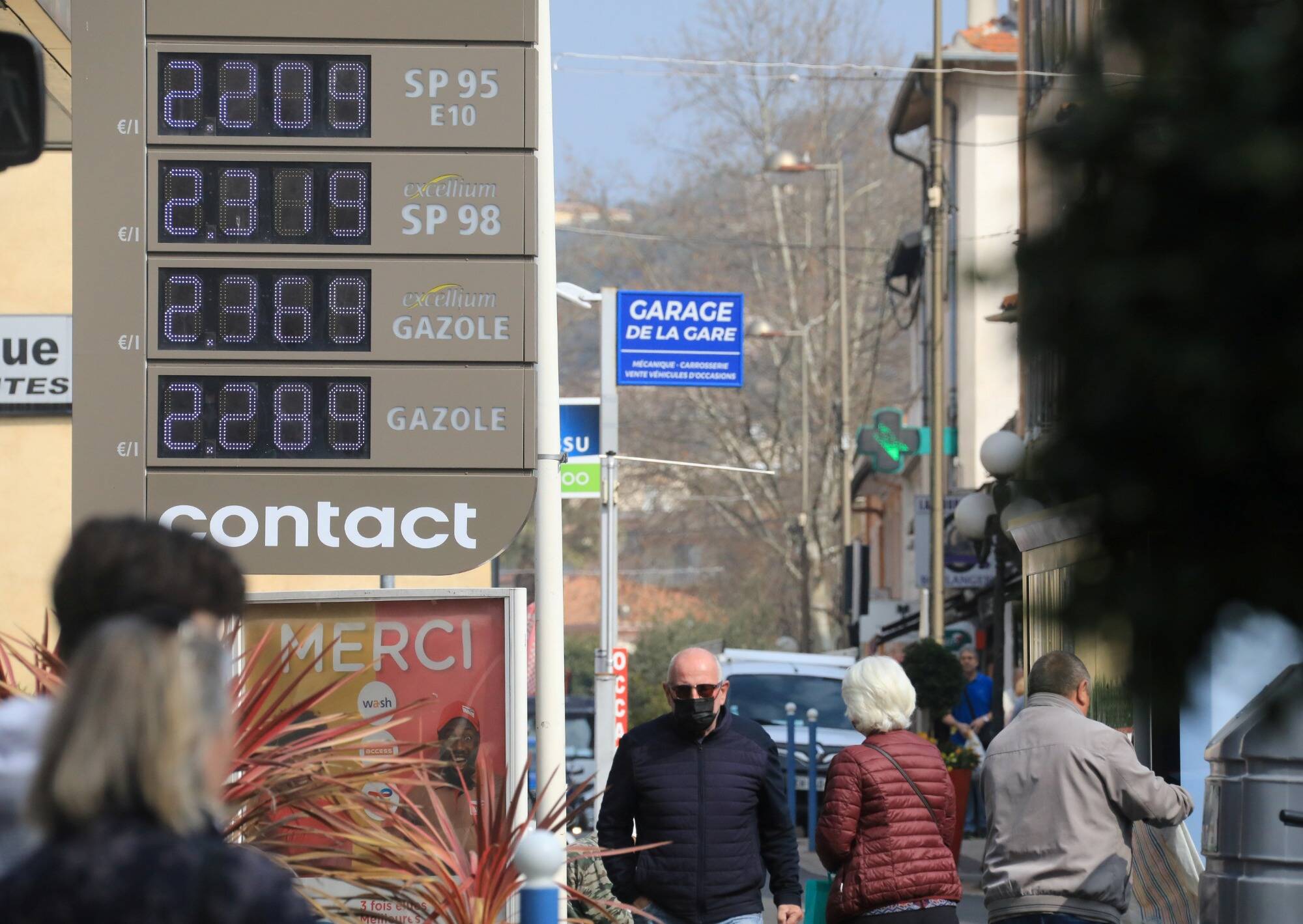 La remise de 15 centimes par litre de carburant s'applique-t-elle aussi sur les machines à carte bancaire ou uniquement en caisse?