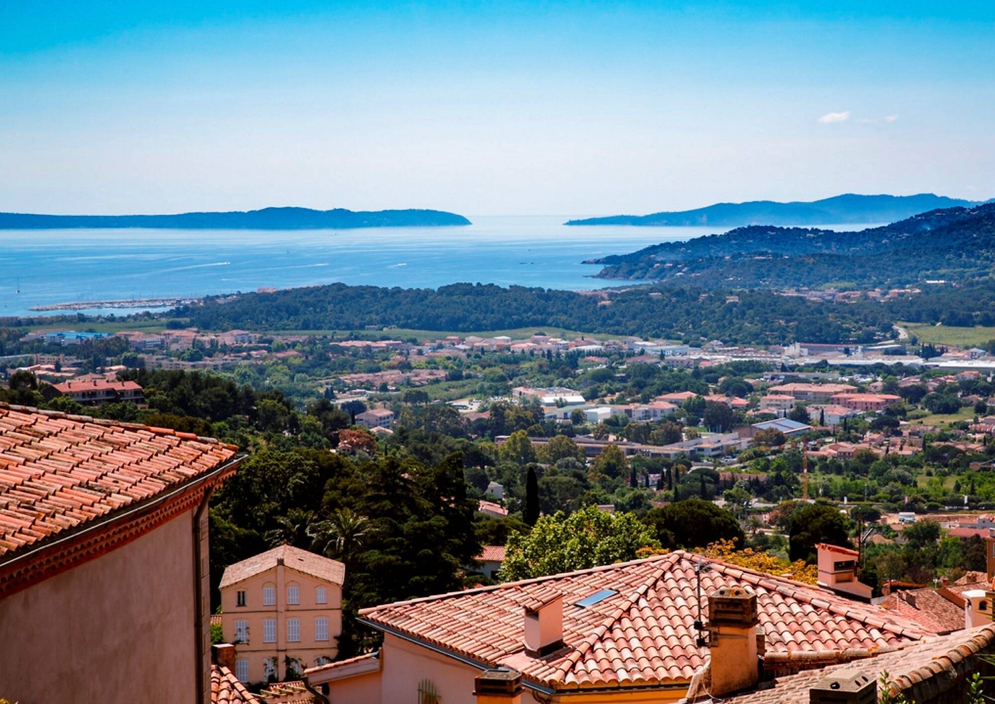 Cinq personnes interpellées après une expédition punitive pour déloger un couple d'un appartement à Bormes