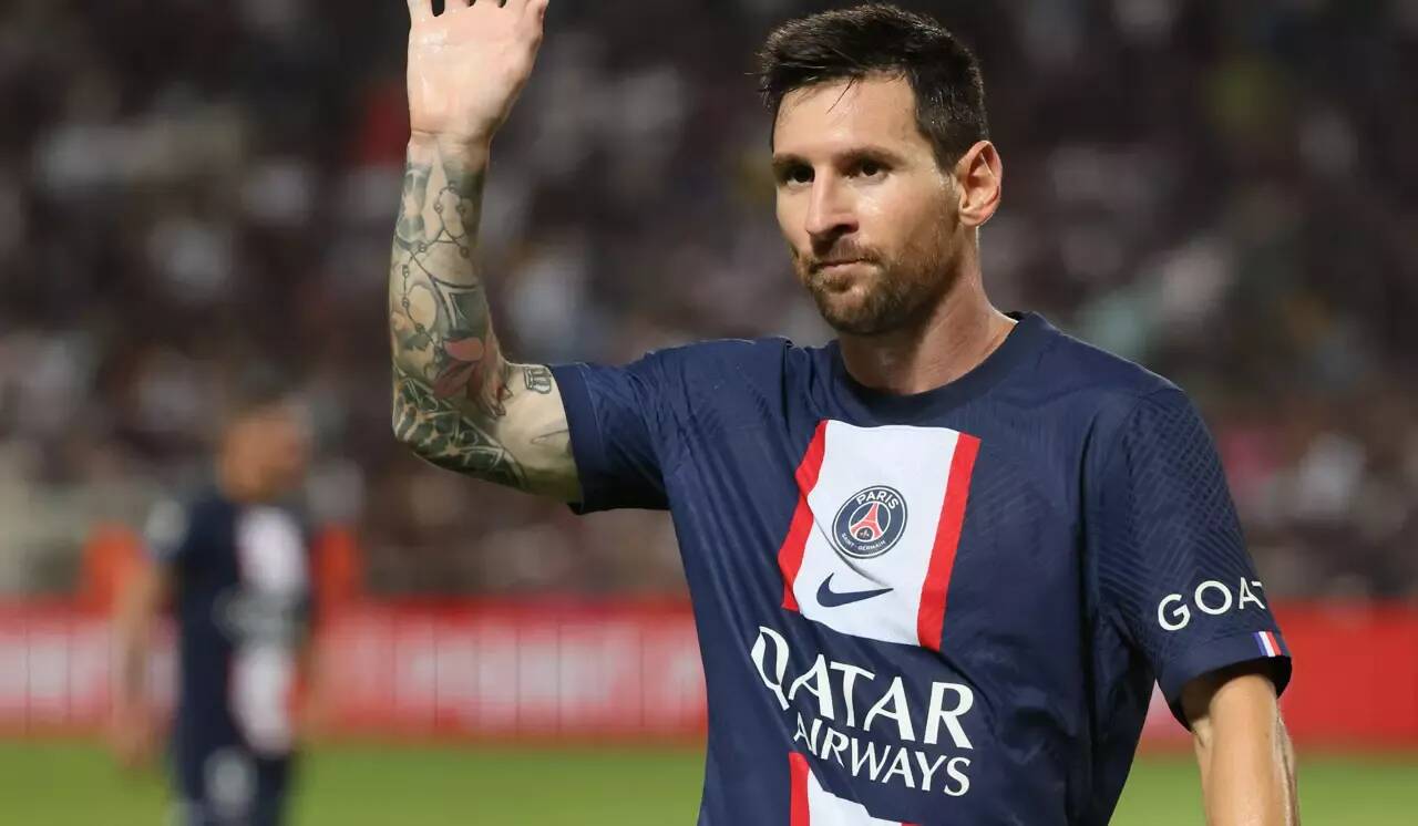 Lionel Messi s'"excuse" après son voyage en Arabie saoudite et "attend" une décision du PSG