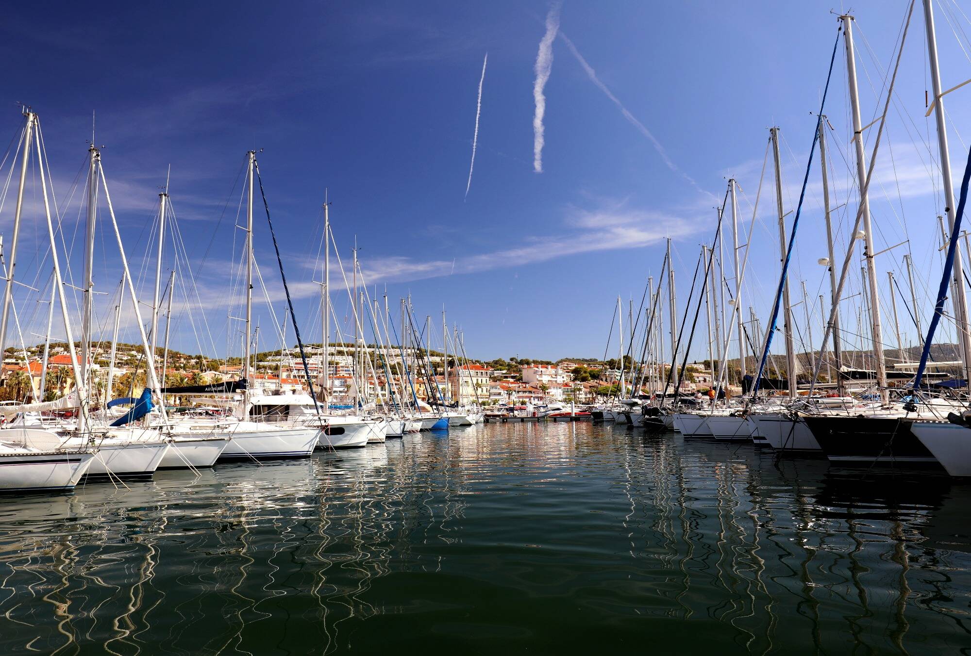Un homme âgé sauvé in extremis après être tombé dans le port de Bandol
