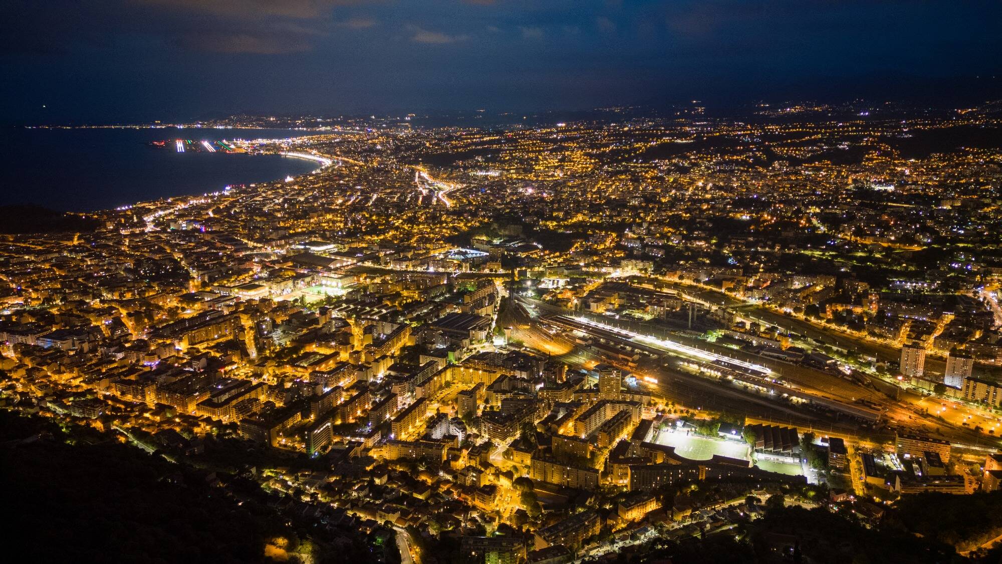 Plus de 50 nuits tropicales à Nice depuis le début de l'été: comment les vivez-vous? Quelles sont vos astuces? Dites-nous tout