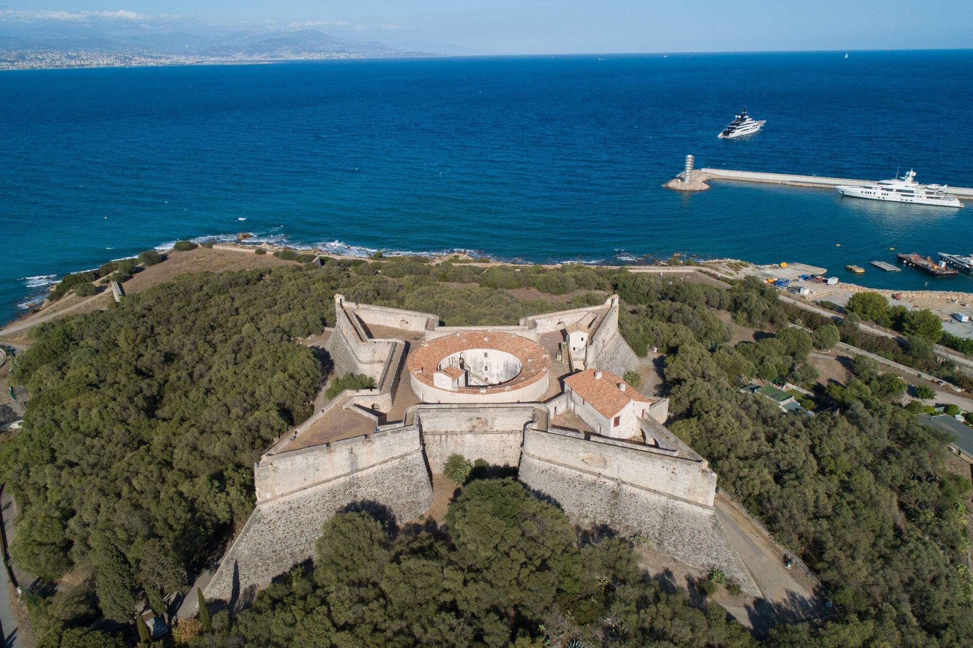 Nuage, grand soleil, froid: ce qui vous attend comme météo dans les Alpes-Maritimes cette semaine