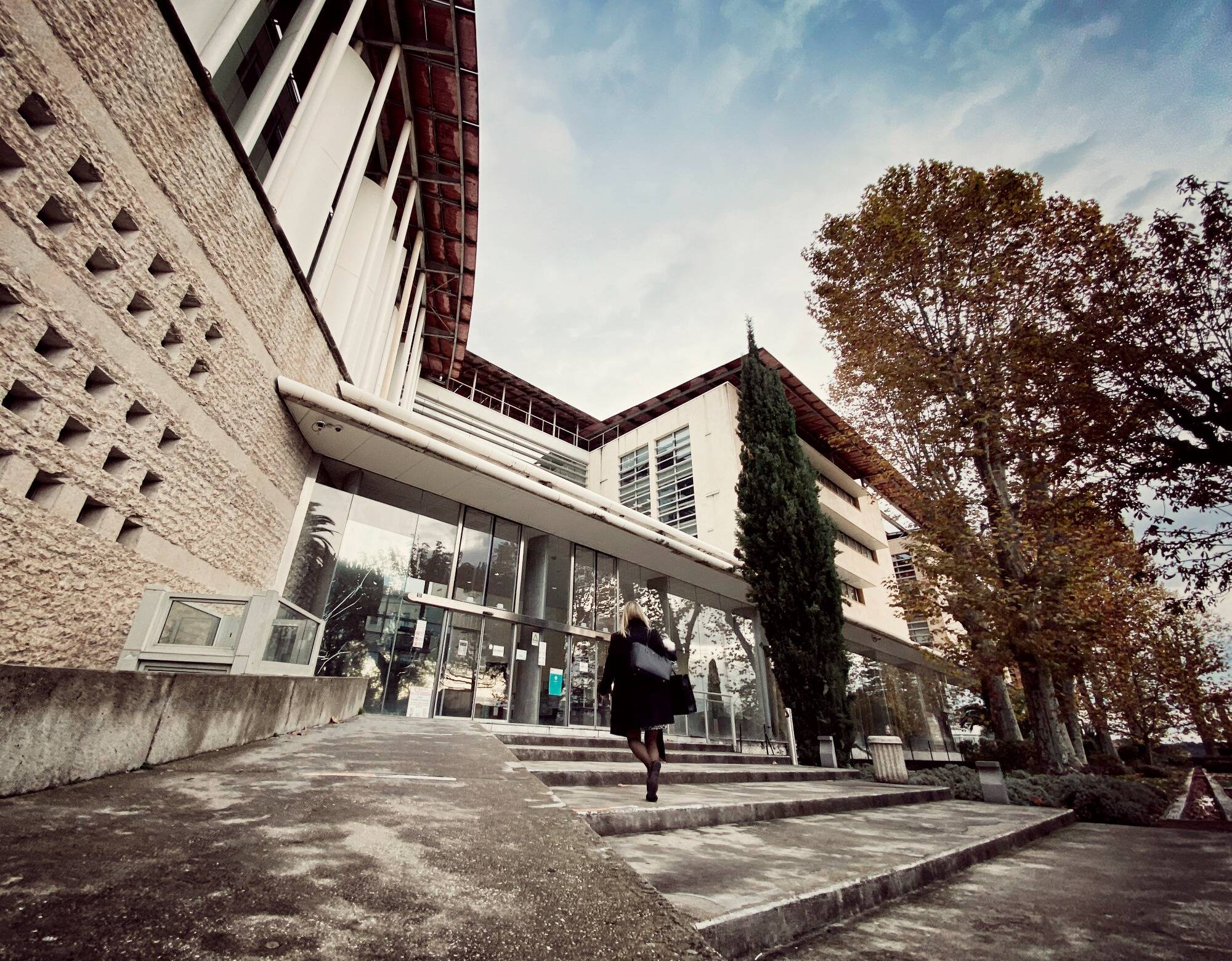 Il dérobait les cartes bancaires aux vieilles dames sur la Côte d'Azur, le papy "serial voleur" condamné à la prison ferme