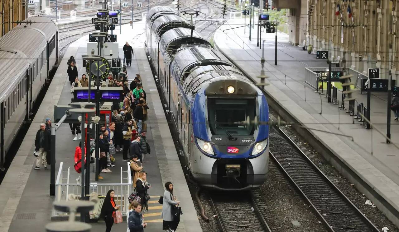 "On est bien à l'âge d'or du train": la SNCF victime de son succès et de la pénurie de machines