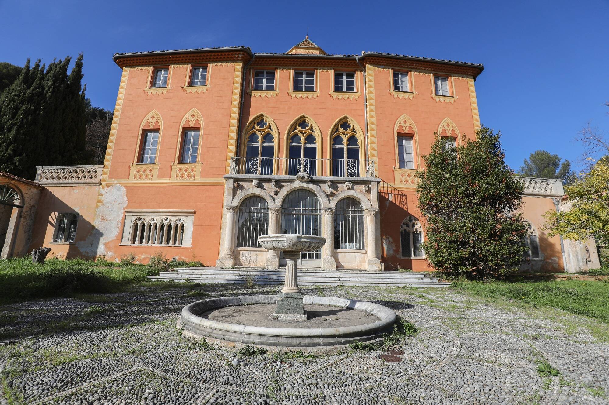 "Ce qui compte, c'est la protection du patrimoine": la Ville de Nice vend finalement l'abbaye de Roseland... au Département