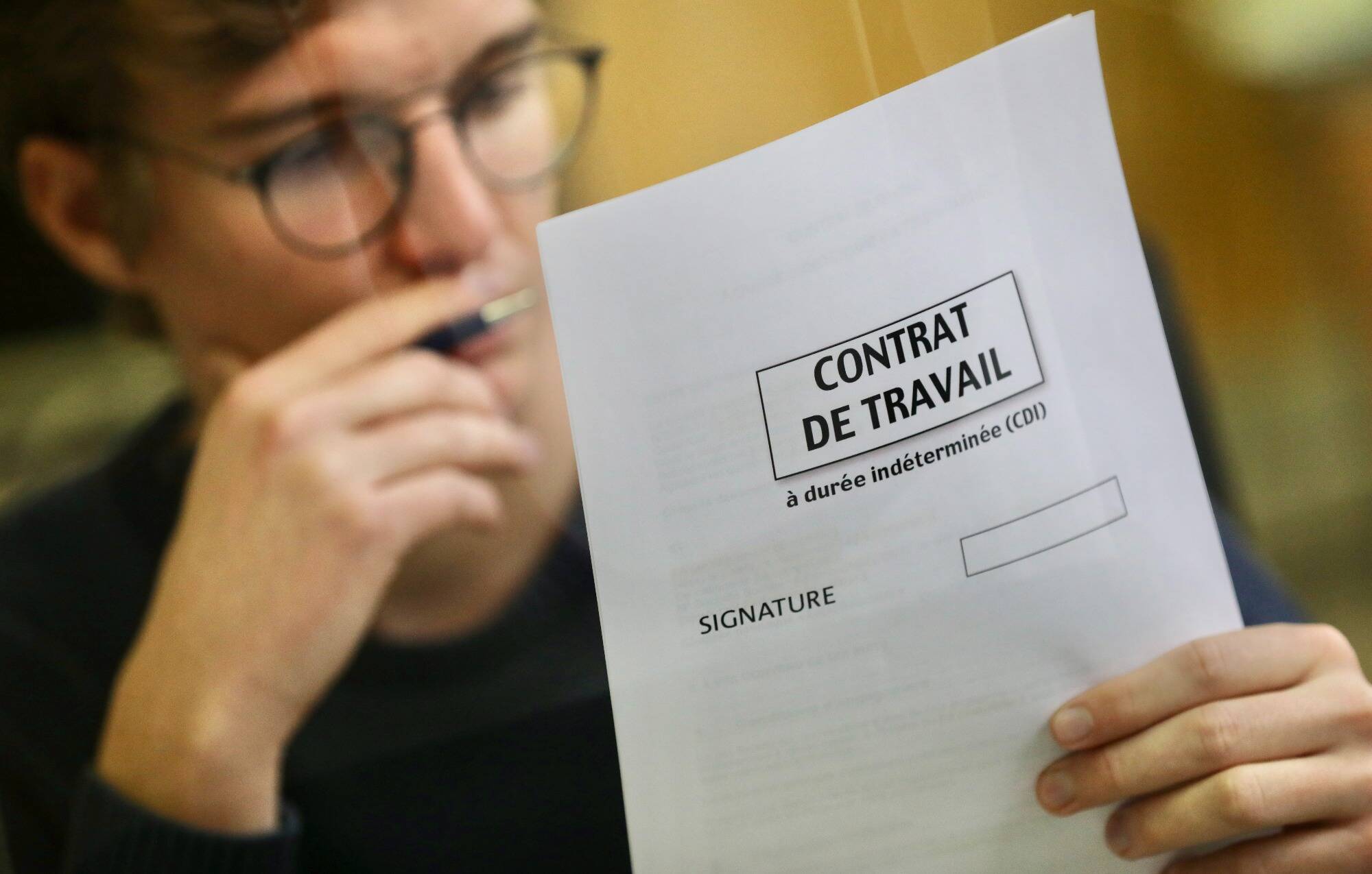 Vous ne voulez pas signer de CDI, au risque de perdre vos allocations chômage? Votre témoignage nous intéresse