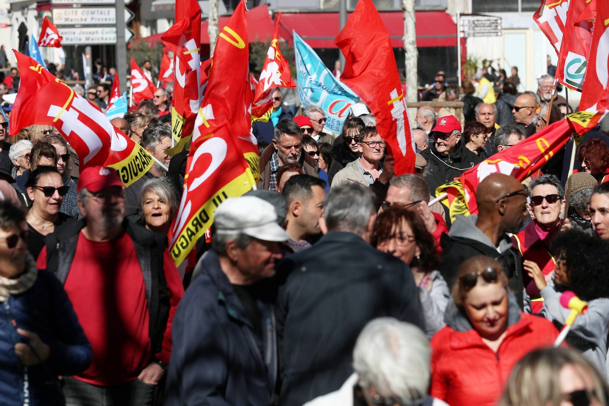 Grève du 15 mars: 12.000 manifestants à Nice, 8.000 à Toulon, un accord trouvé en commission mixte paritaire... revivez la journée