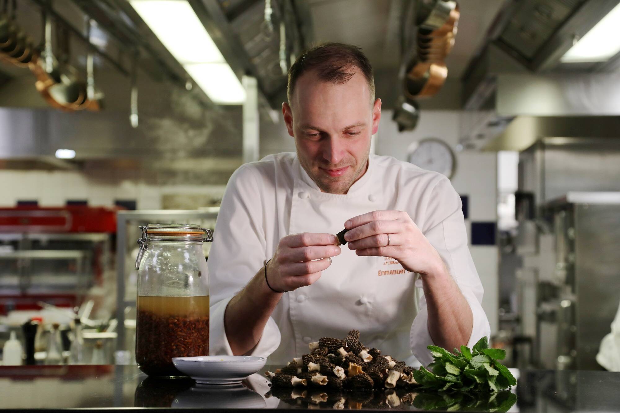 "J'aurais toujours besoin du palais d'Alain Ducasse, qui est unique au monde": les confidences du chef du Louis XV à Monaco, Emmanuel Pilon