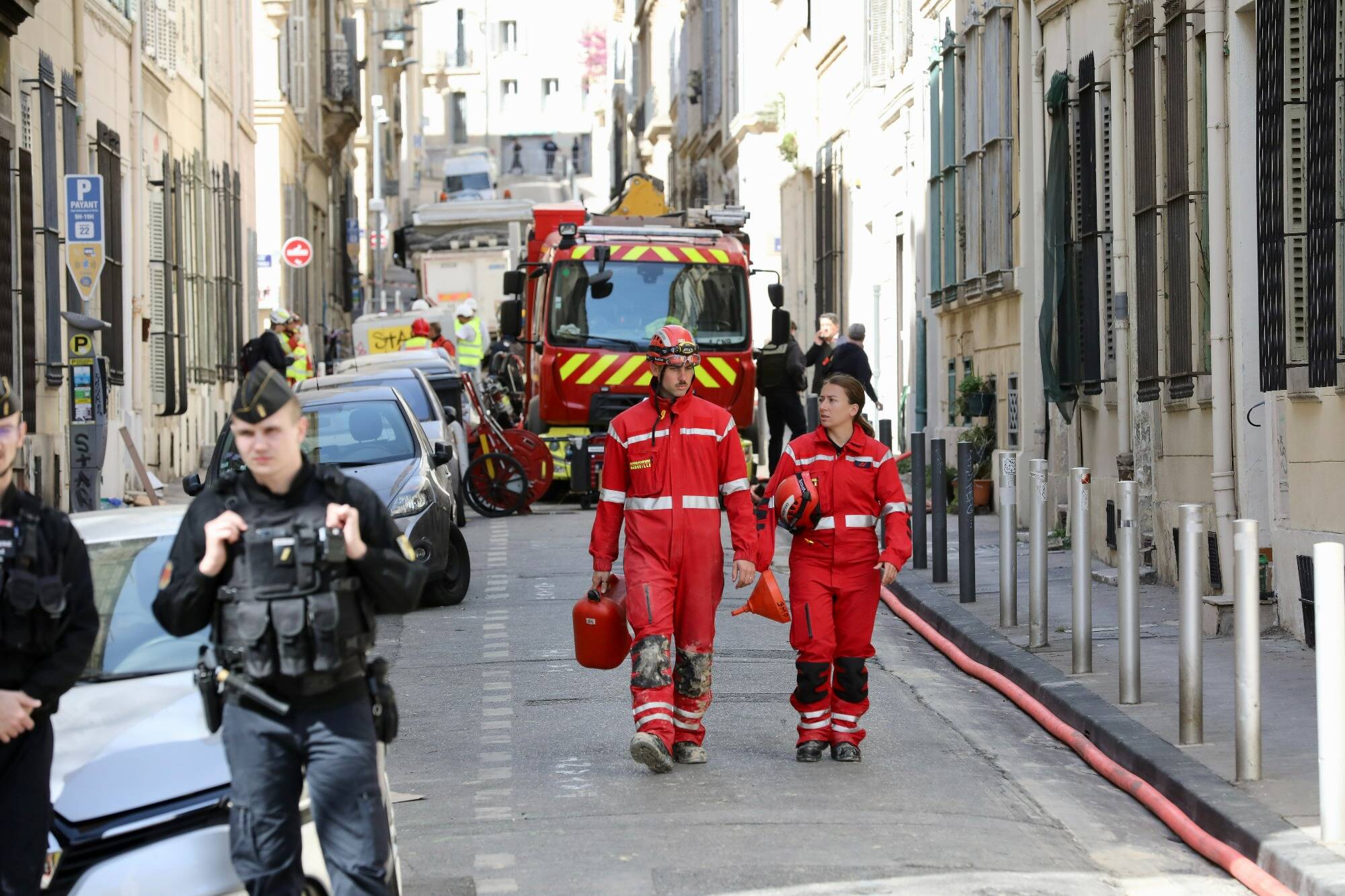 Immeubles effondrés à Marseille: les impressionnantes images de la déflagration qui a fait au moins six victimes rue de Tivoli