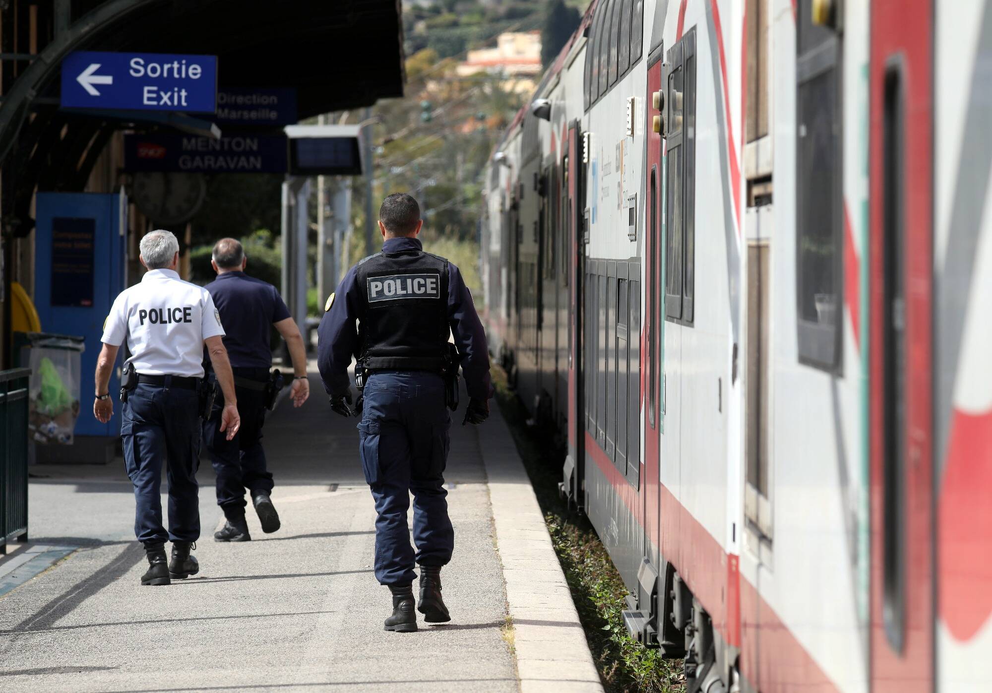 Lutte contre l'immigration: Elisabeth Borne annonce la mobilisation de 150 policiers et gendarmes supplémentaires dans les Alpes-Maritimes