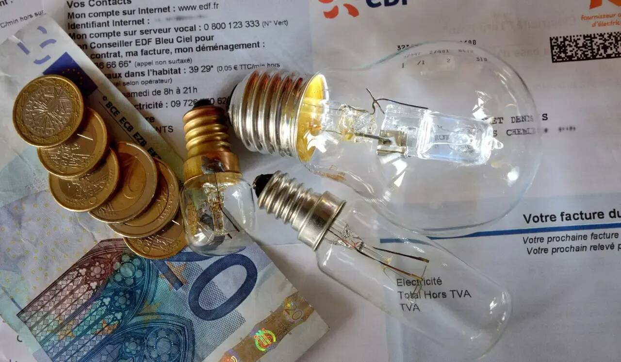 Nouvelle hausse de l'électricité, allocation de rentrée scolaire, ticket de caisse: ce qui change au 1er août