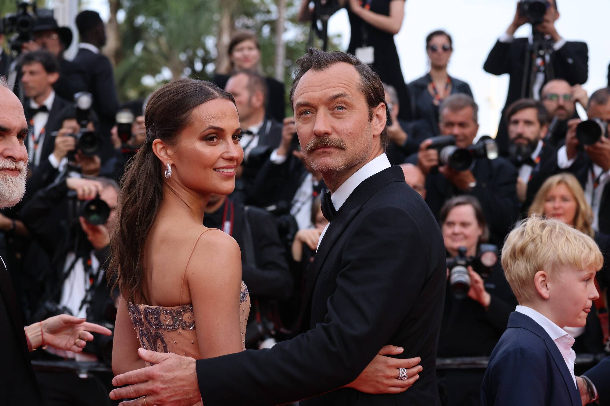 Festival de Cannes 2023 : Jennifer Lawrence, Alicia Vikander et Jude Law  plus glamours que jamais sur la Croisette (PHOTOS)