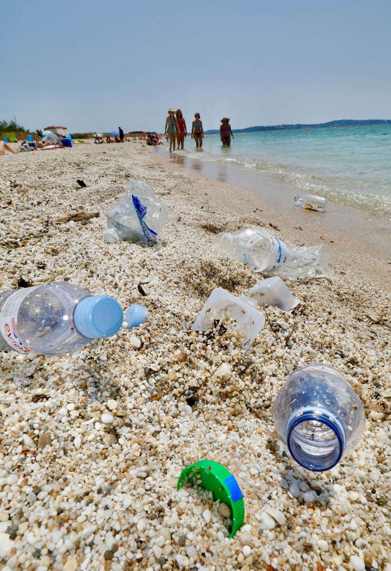 Il n'y aura pas de consigne généralisée pour les bouteilles en plastique, tranche le gouvernement