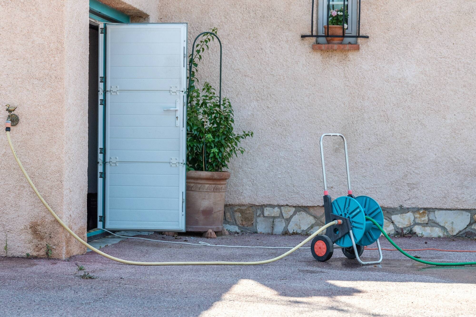 Sécheresse: la préfecture des Alpes-Maritimes durcit les mesures de restriction en eau pour ces bassins azuréens