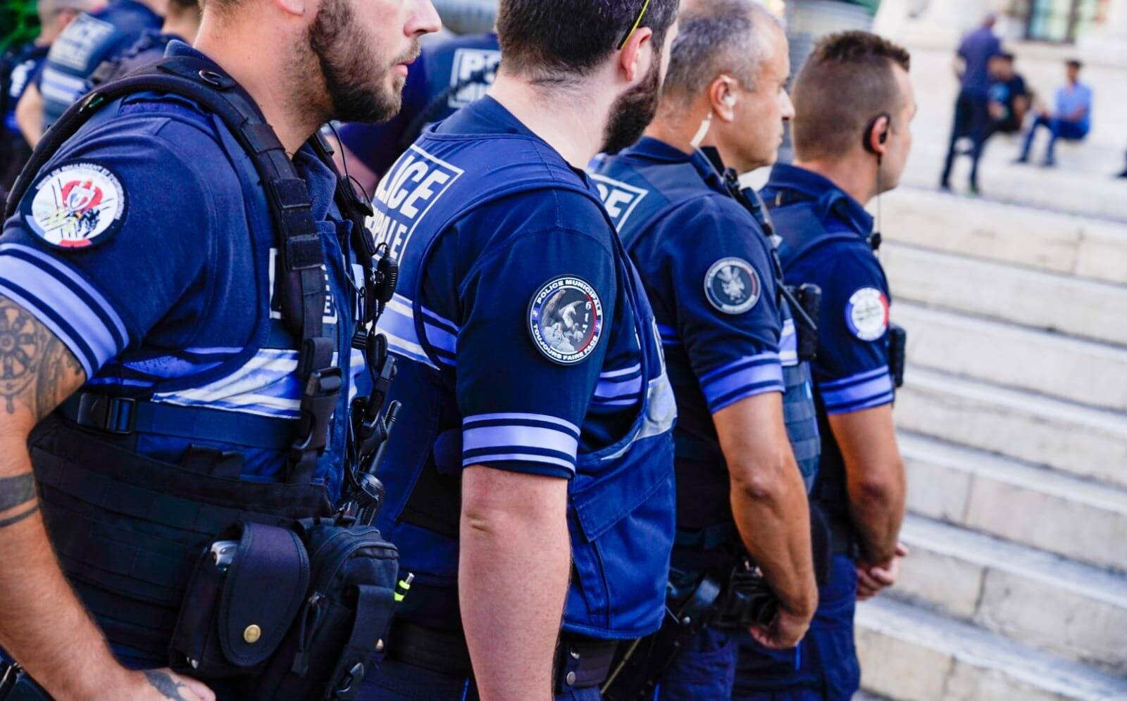 Brassard Police Municipale bleu texte et bandes rétroréfléchissants