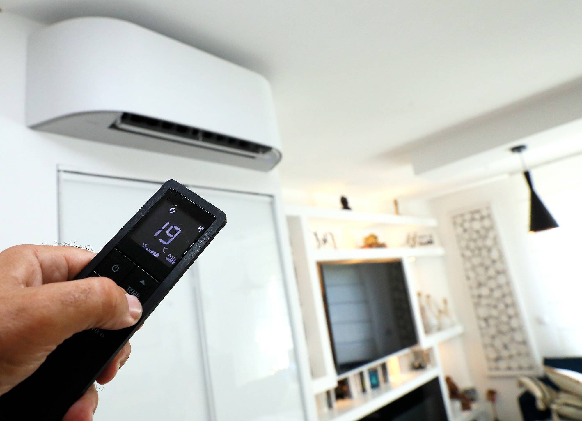 Bruit, chaleur, tensions: les étapes à suivre pour installer une climatisation dans le respect du voisinage