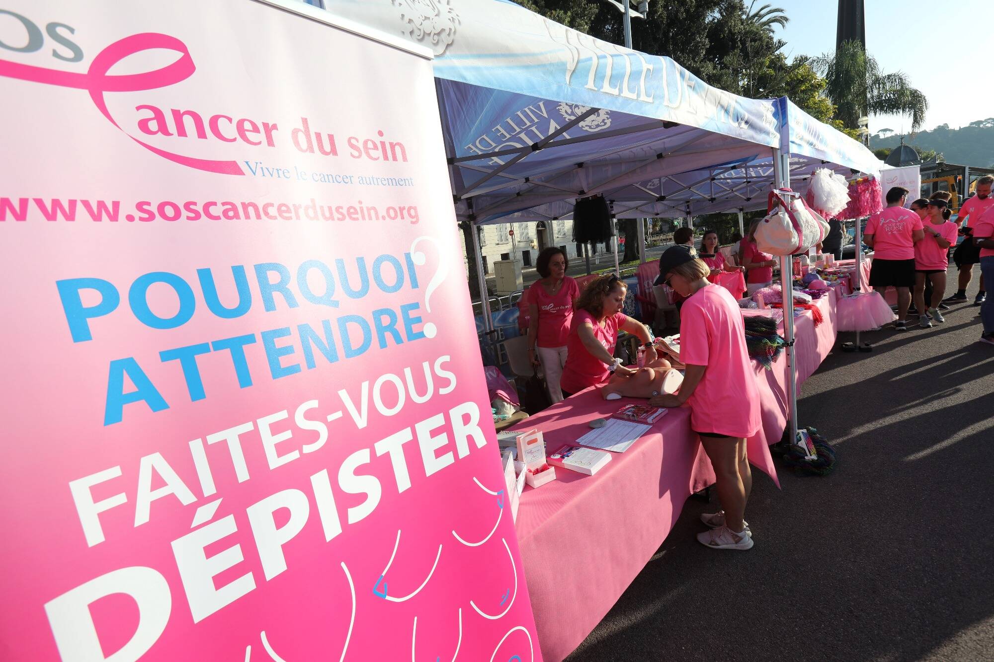 Septembre turquoise, or et rouge: les mois prennent des couleurs pour sensibiliser au cancer