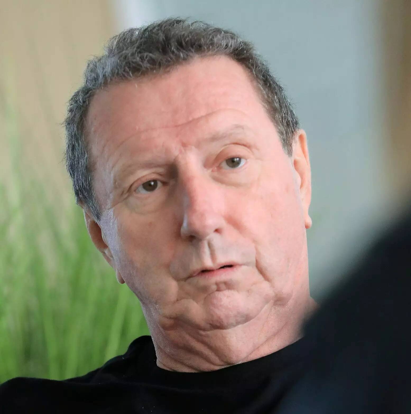 "Ce que j'ai vu m'a halluciné": après deux ans de prison, Pierre Botton sort un nouveau livre pour raconter sa détention et régler des comptes