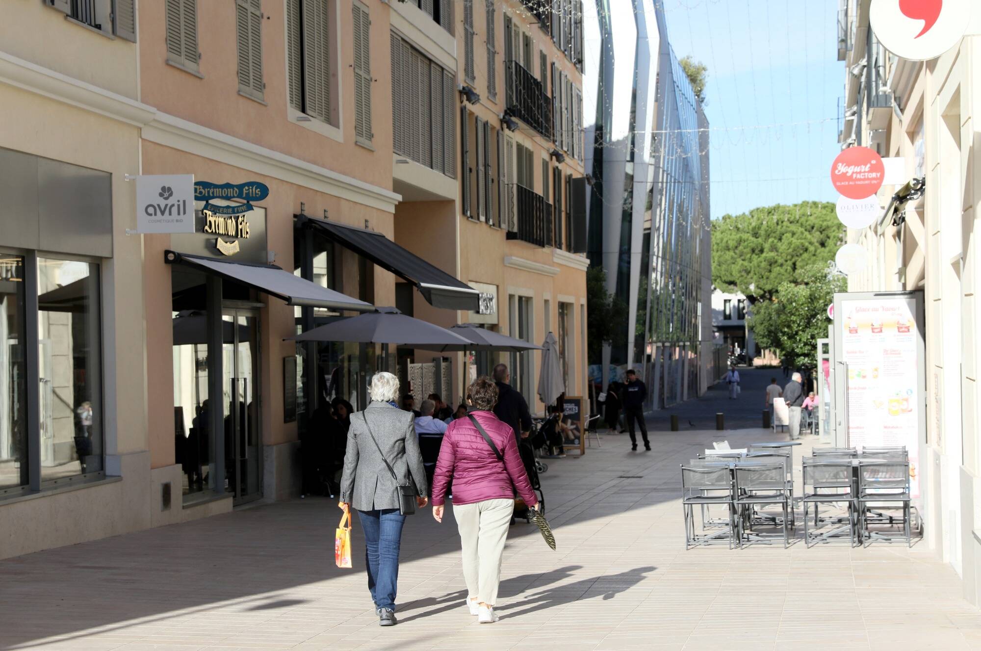 Dans le quartier Marenda-Lacan à Antibes, des bars et commerces en souffrance avant la venue de l'hôtel et du cinéma