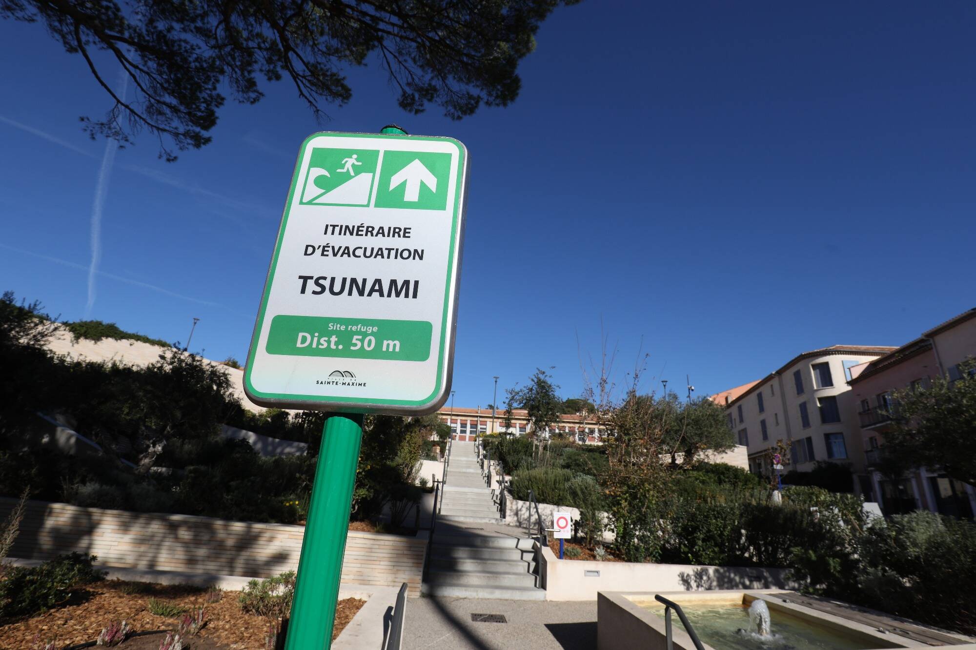 Y a-t-il un risque de tsunami après le nouveau séisme dans les Alpes-Maritimes?