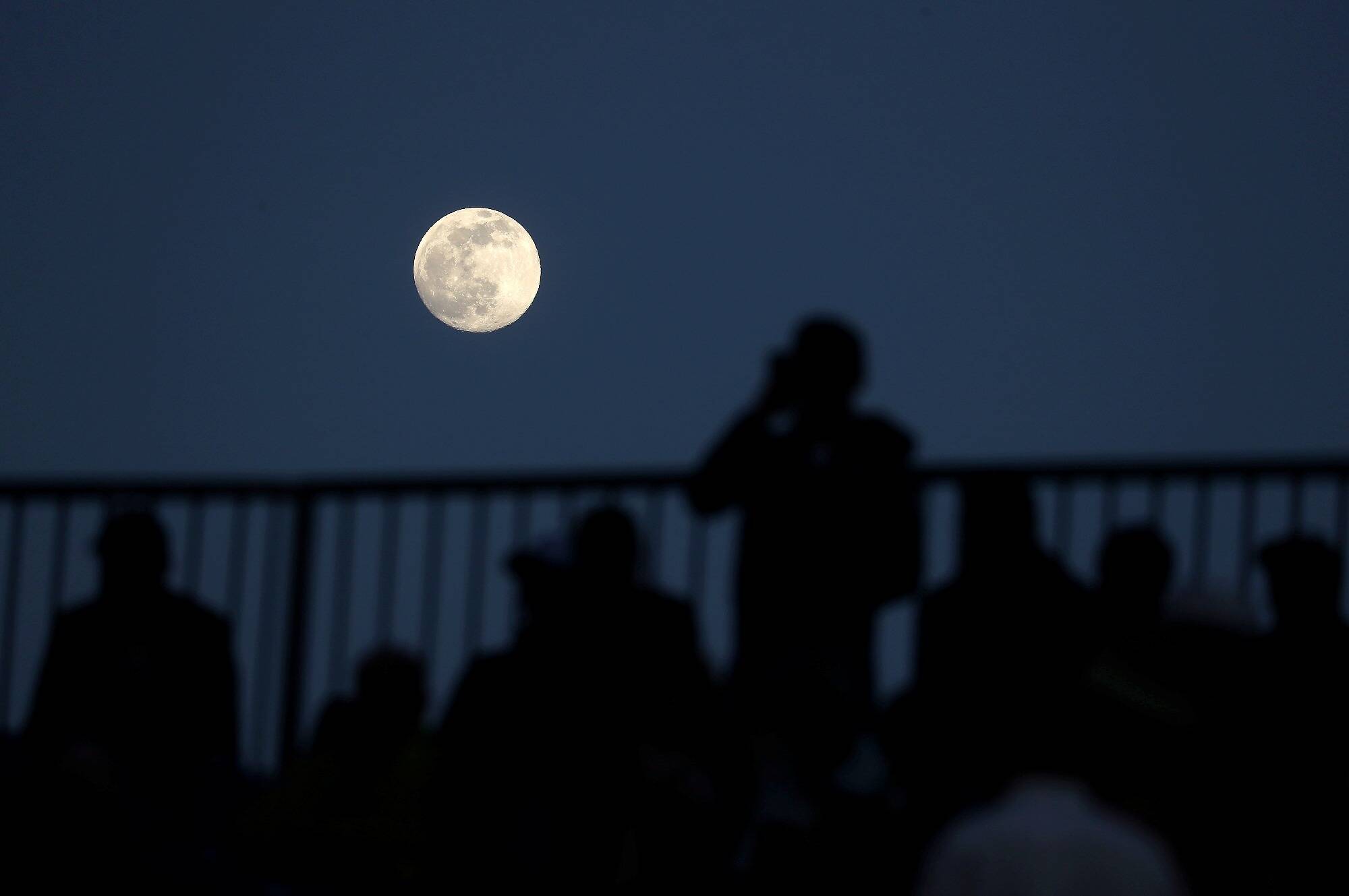Un Japonais sera le premier non-Américain à atterrir sur la Lune, dit Biden