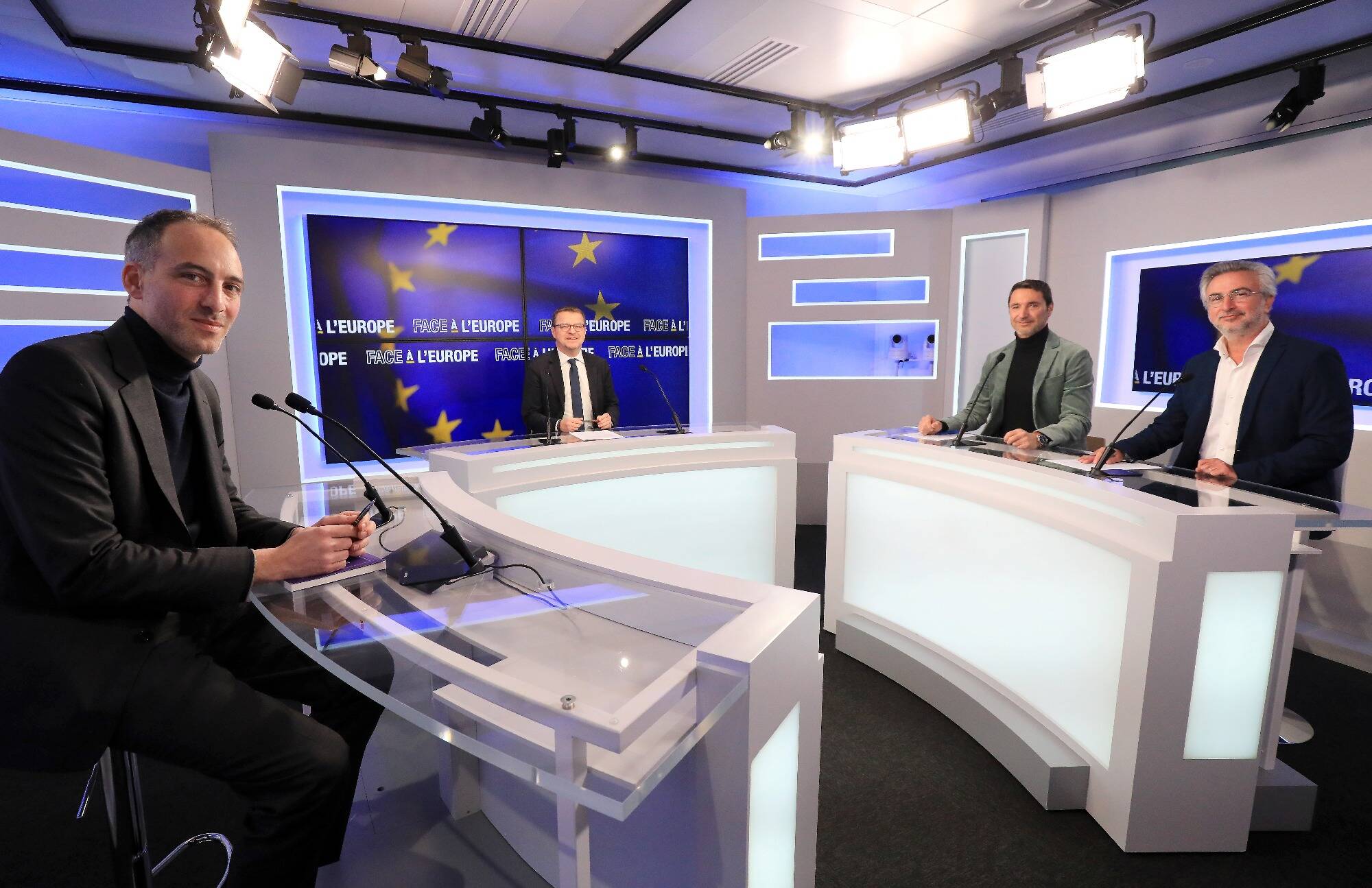 "Si vous voulez de la solidarité sociale en Europe, votez le 9 juin": Raphaël Glucksmann est l'invité de "Face à l'Europe", la nouvelle émission du groupe Nice-Matin