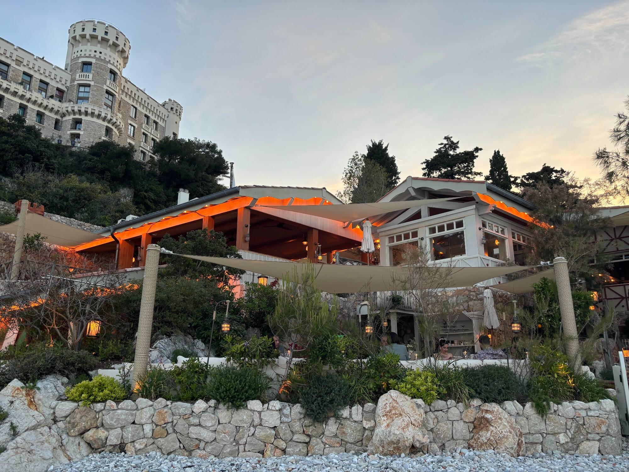 Les restaurants haut de gamme Loulou de Roquebrune-Cap-Martin et Ramatuelle rachetés par le groupe Barrière