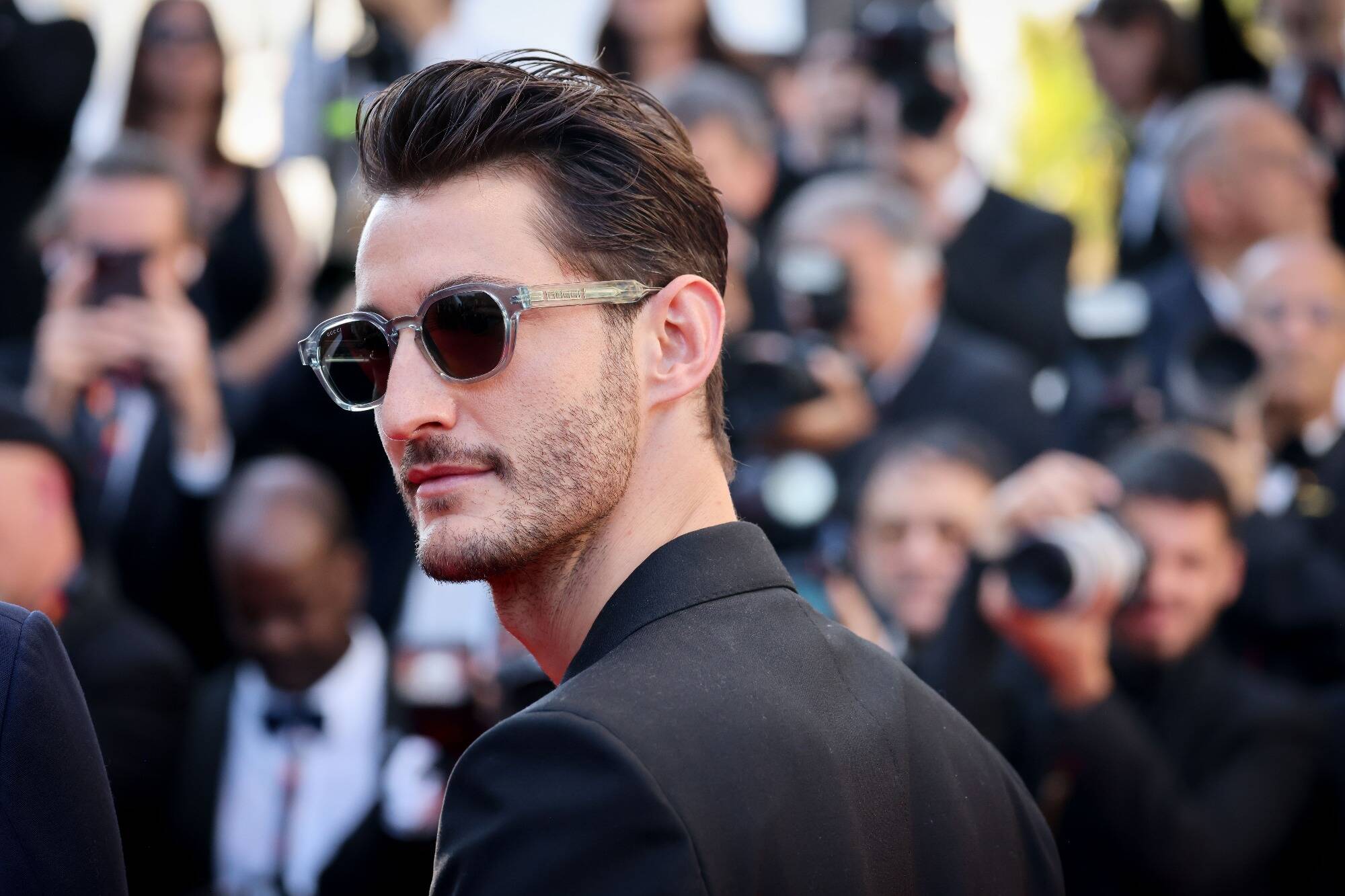 Pierre Niney, Anaïs Demoustier, l'équipe d'"Un p'tit truc en plus"... Une joyeuse montée des marches au Festival de Cannes pour "Le Comte de Monte-Cristo"
