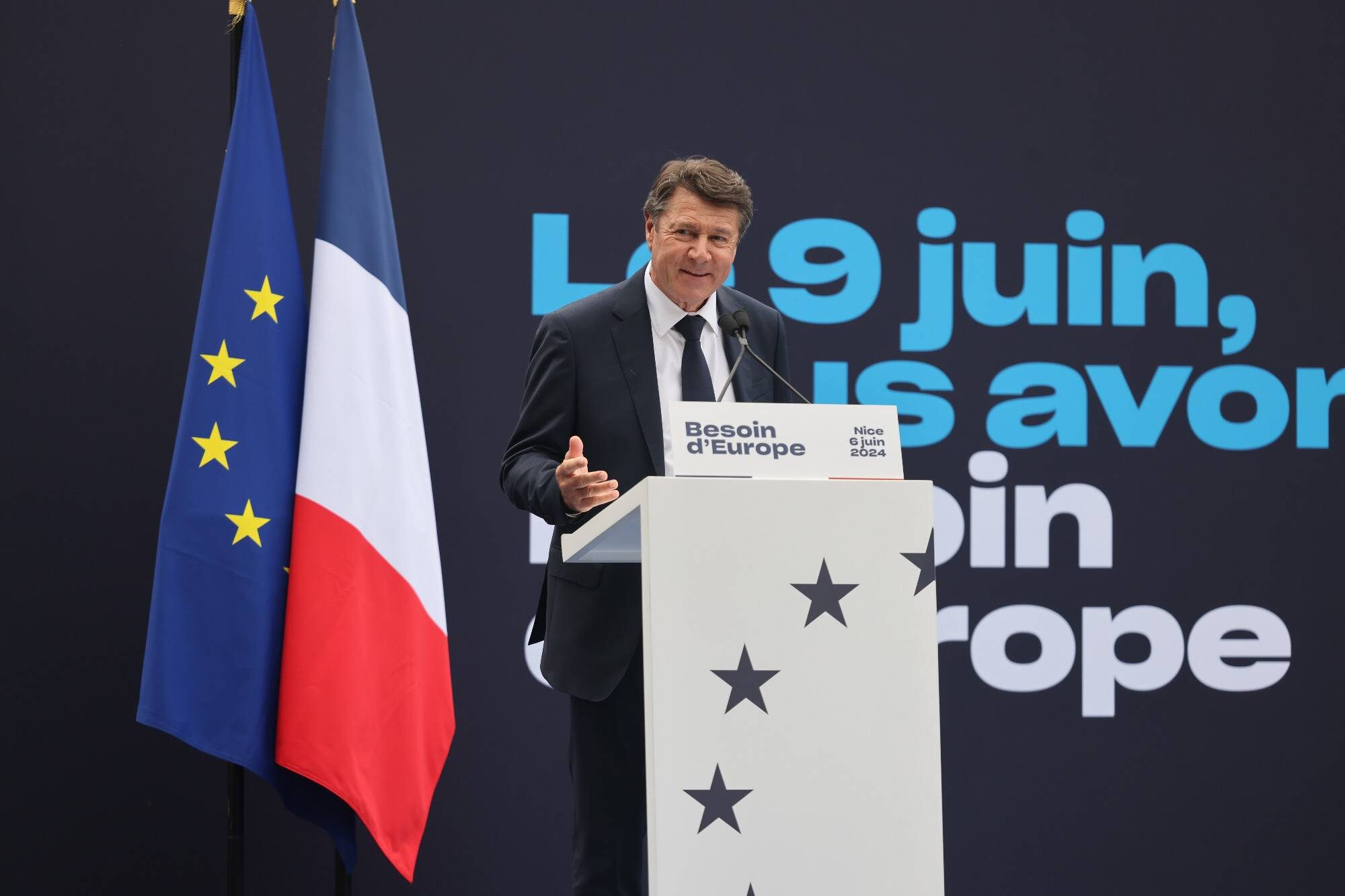 "Il y a encore un mois, Éric Ciotti faisait la danse du ventre devant Gabriel Attal", Christian Estrosi ouvre les vannes