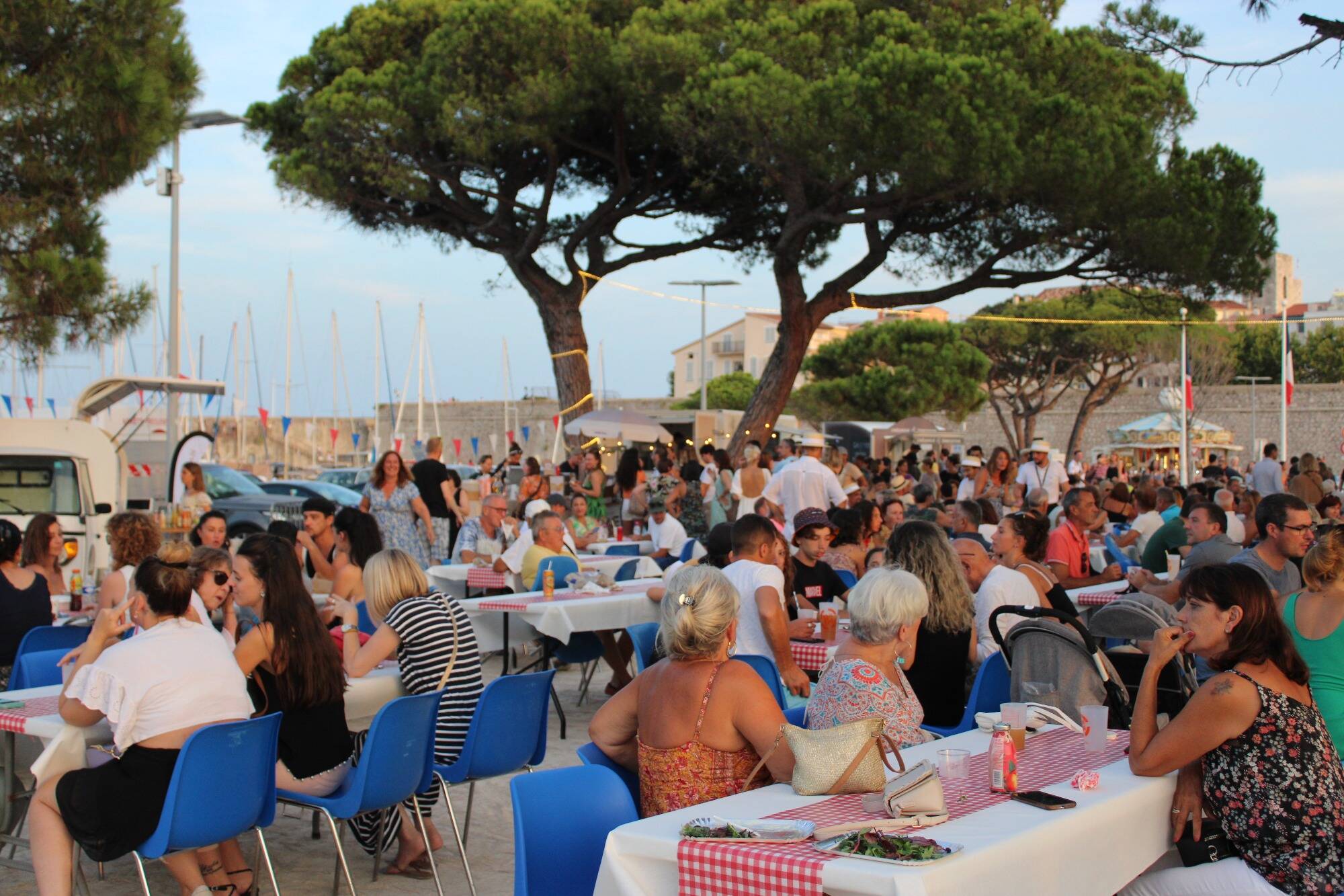 Voici toutes les guinguettes où vous pourrez aller faire la fête cet été entre Antibes et Cannes