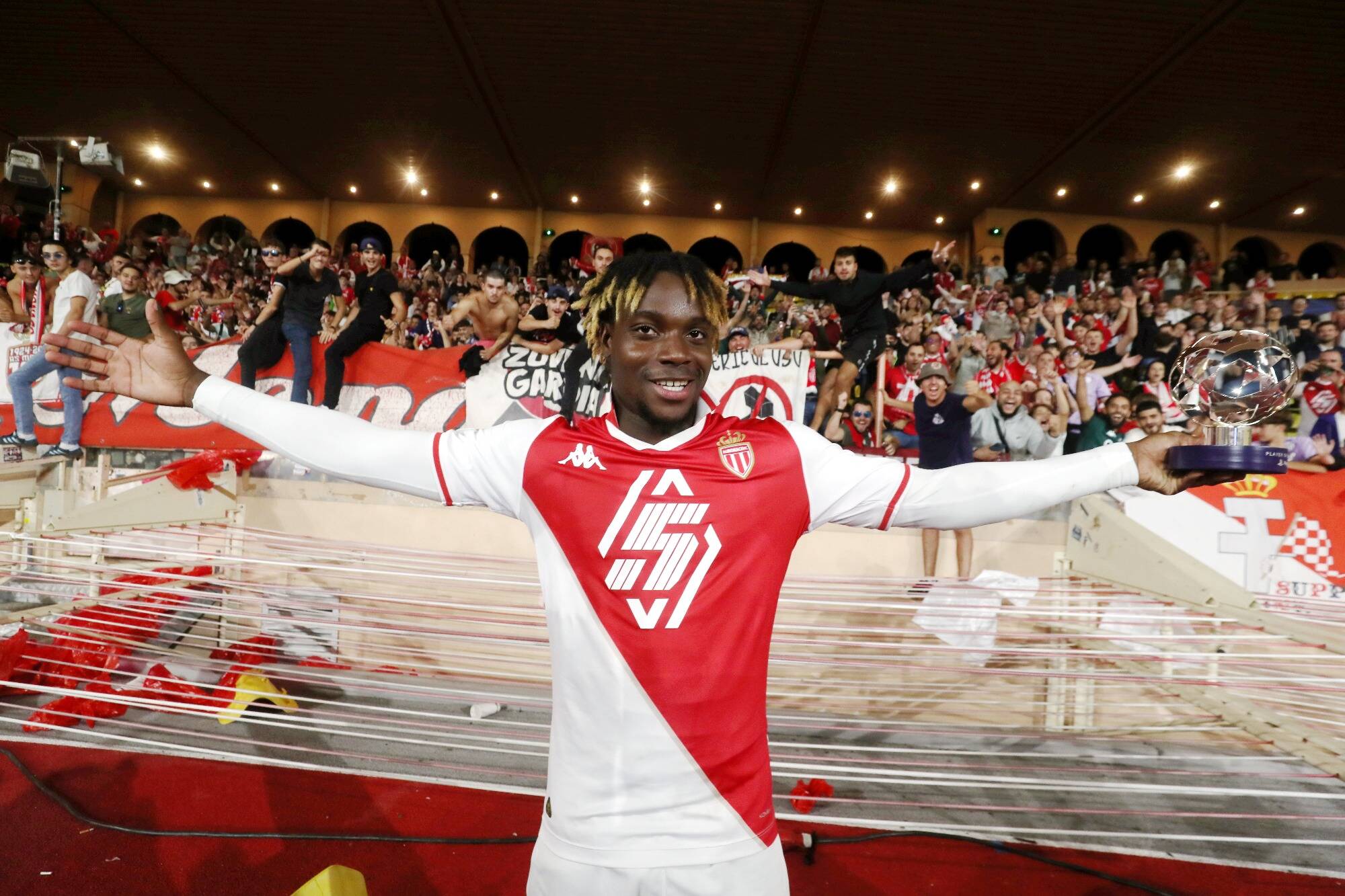 Un joueur de l'AS Monaco menacé et dépouillé après une soirée d'anniversaire en région parisienne? Son entourage dément