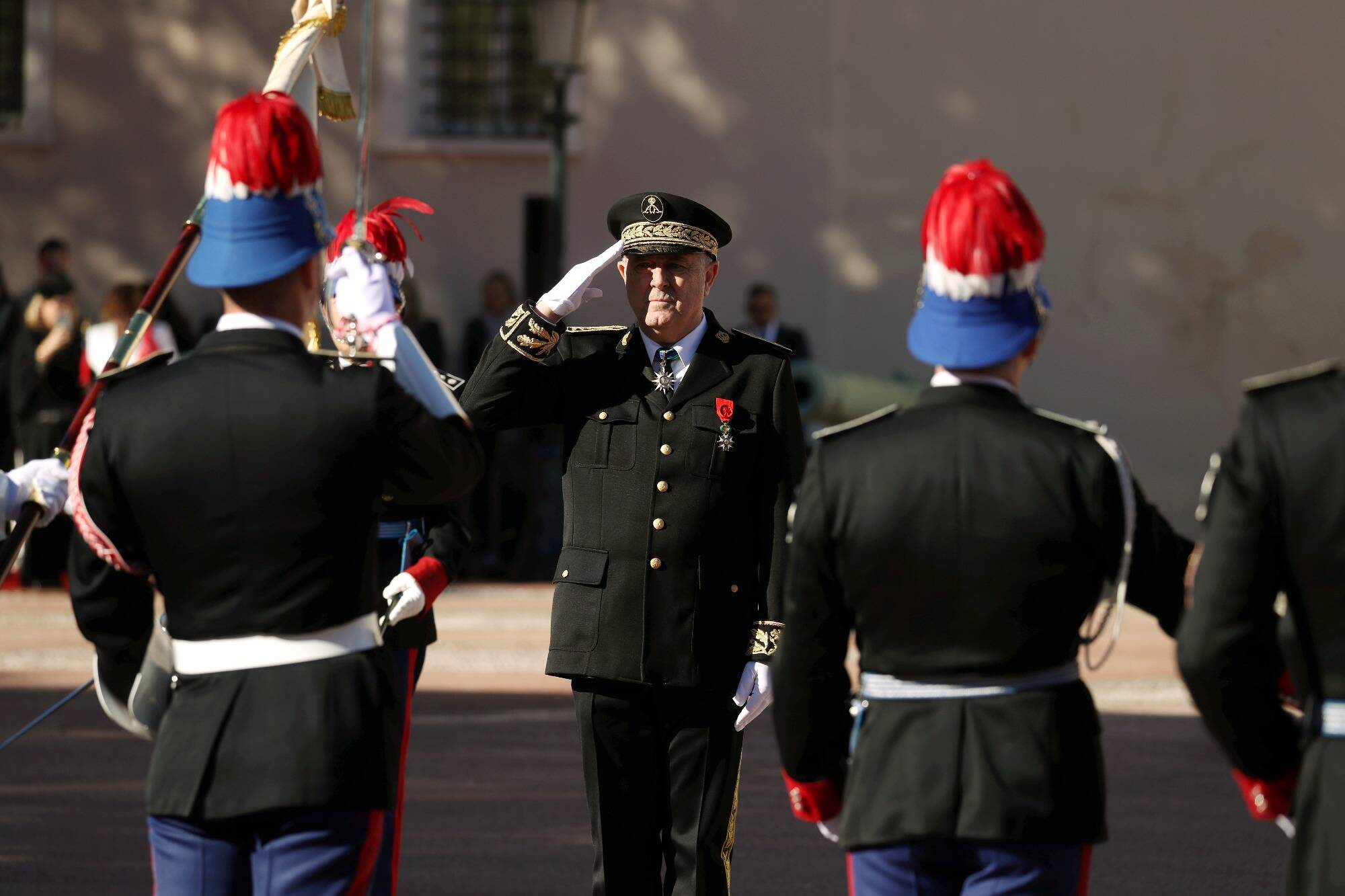 Macron, Bayrou, Estrosi... la classe politique française réagit au décès du ministre d'Etat de Monaco Didier Guillaume