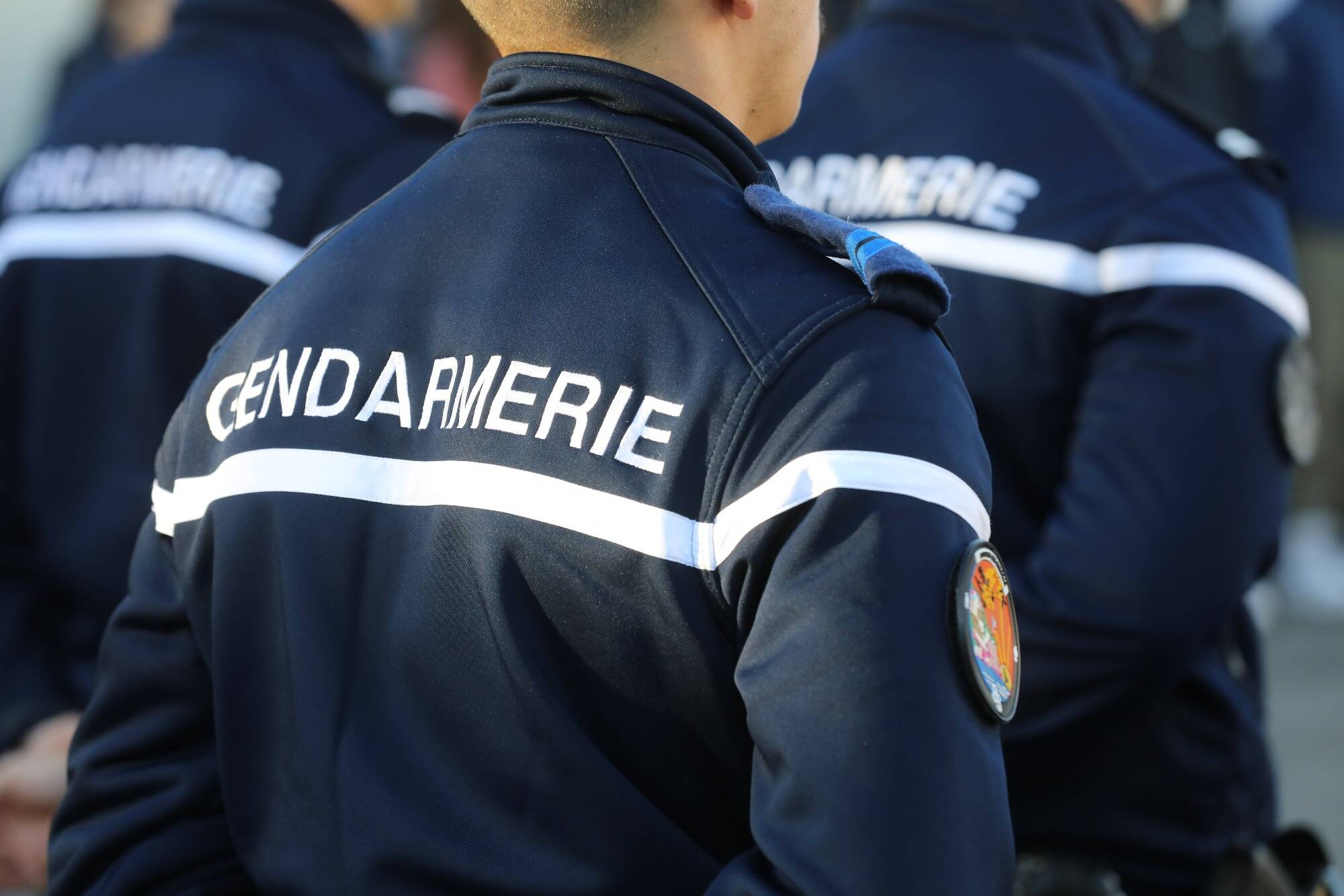 Une adolescente grièvement blessée dans la Loire, ses parents en garde à vue